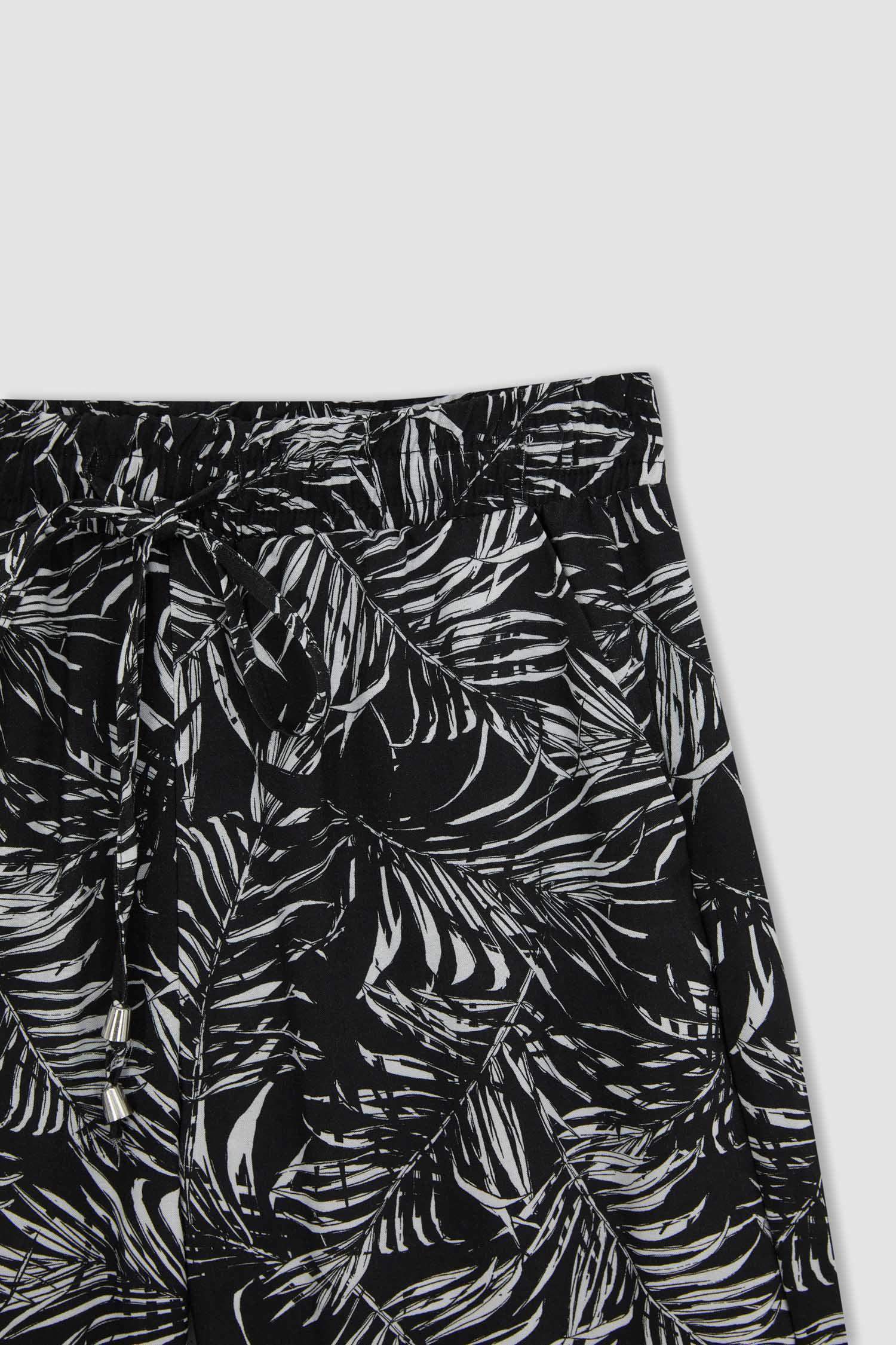 شورت وايد ليج بجيب وخصر عالي