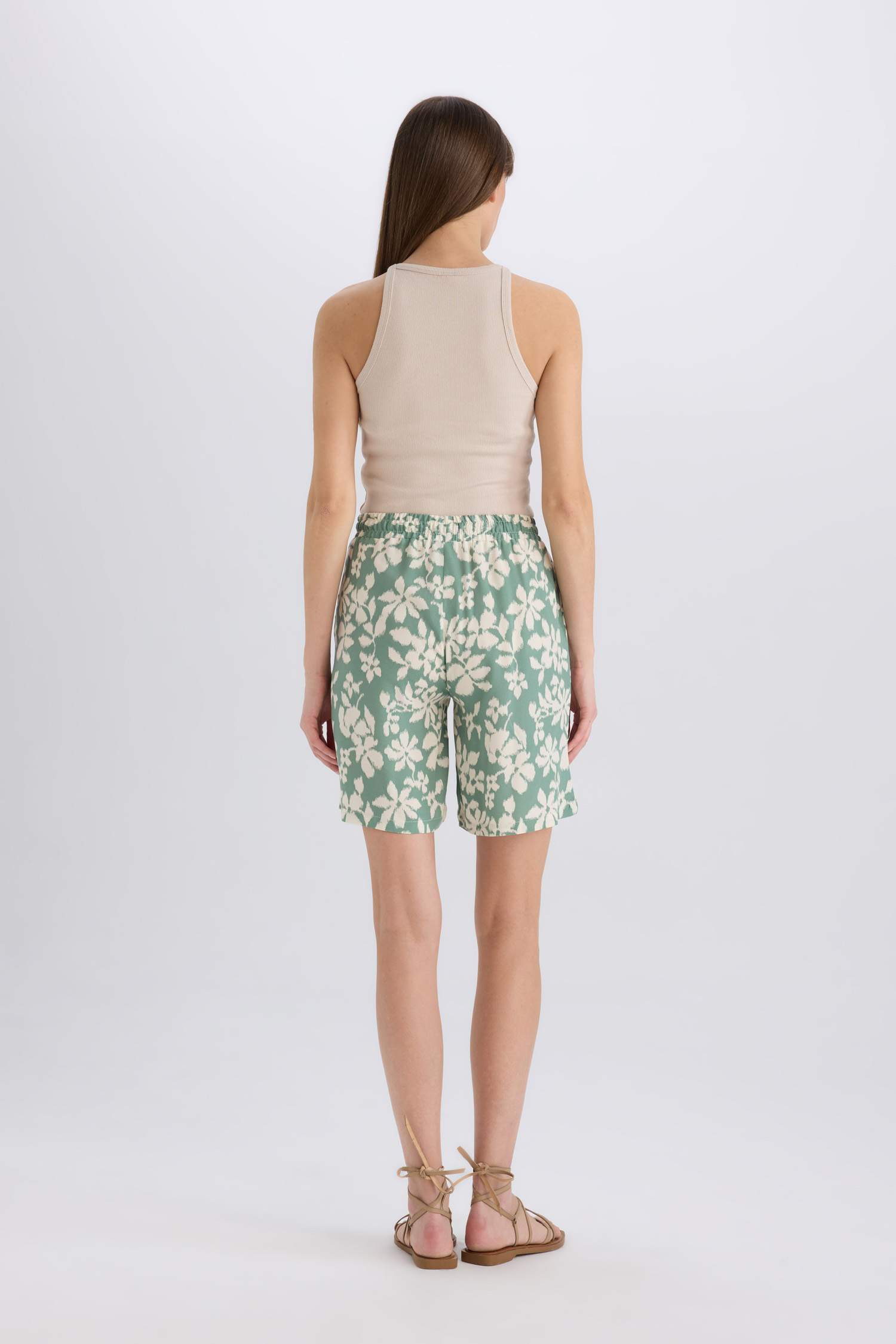 شورت فيسكوز بجيب وخصر عالي