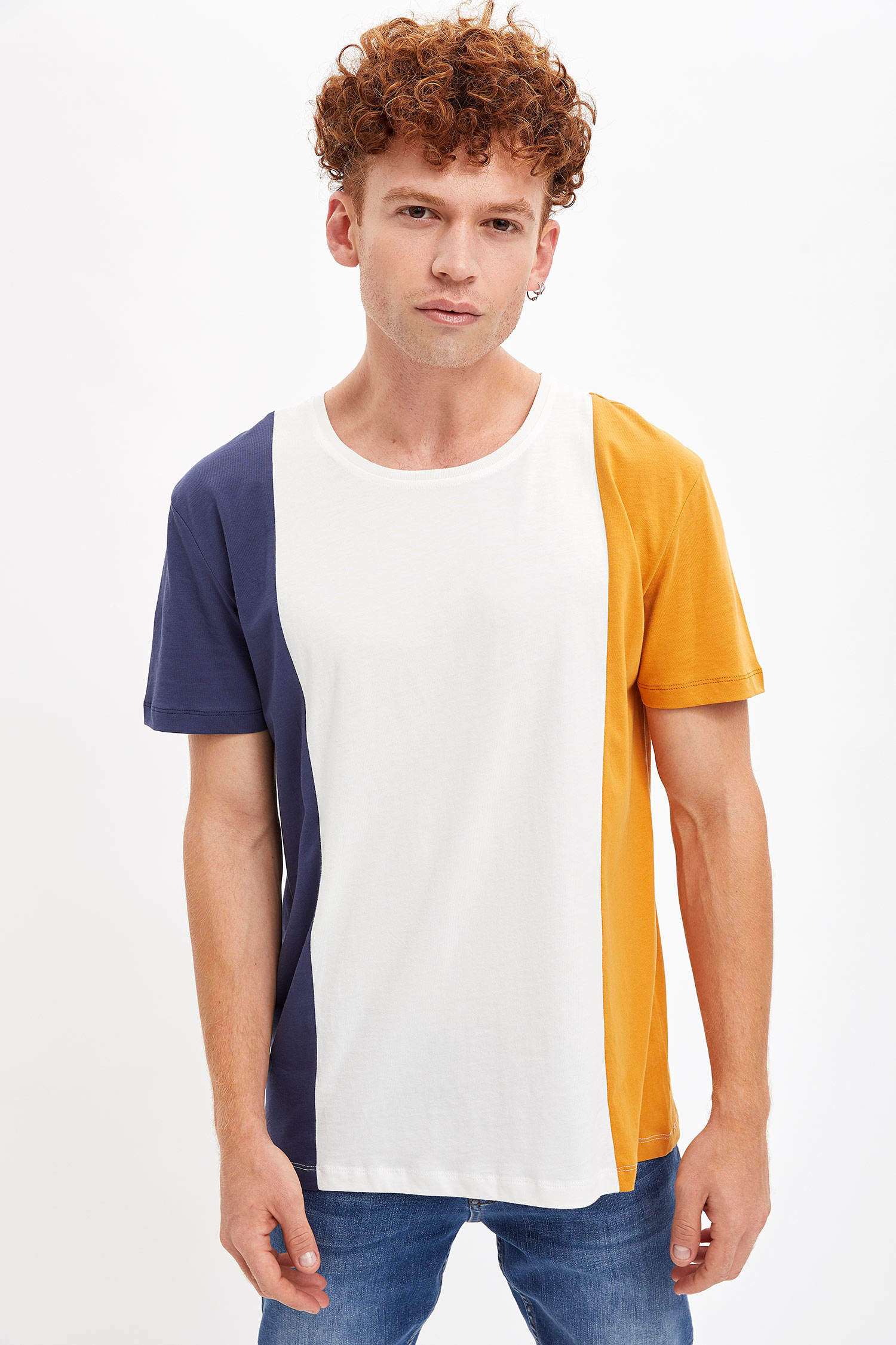 Defacto Slim Fit Renk Bloklu Yazı Baskılı T-shirt. 1