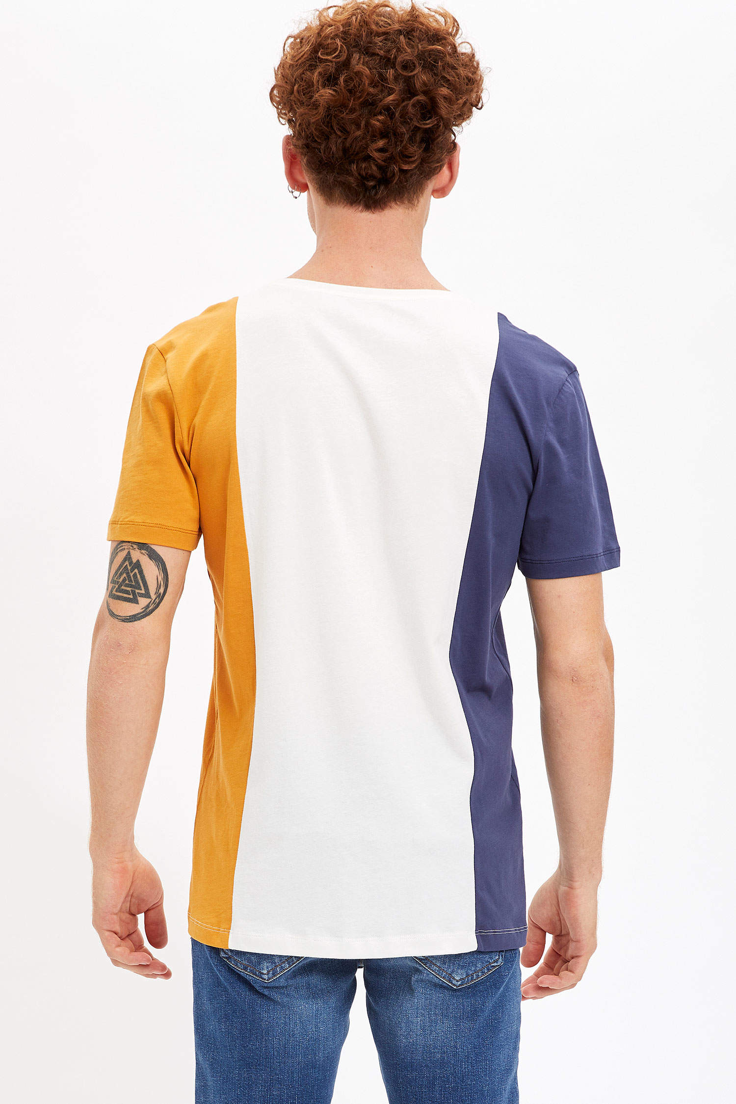 Defacto Slim Fit Renk Bloklu Yazı Baskılı T-shirt. 4