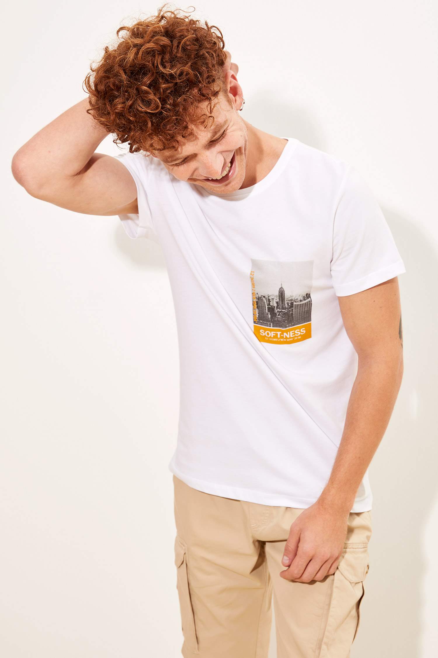Defacto Slim Fit Baskılı T-shirt. 2
