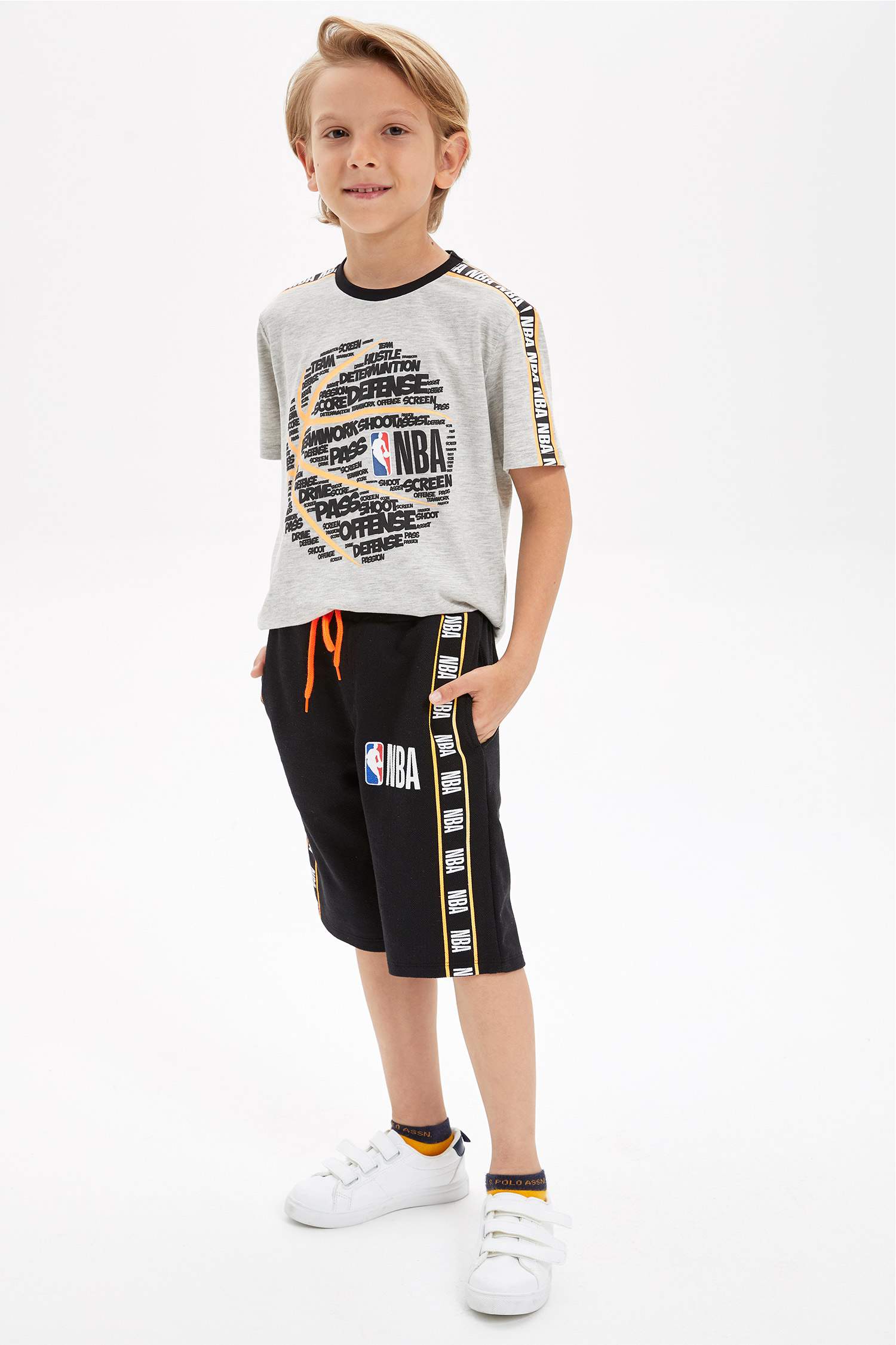 Defacto NBA Lisanslı Şeritli Bermuda. 1