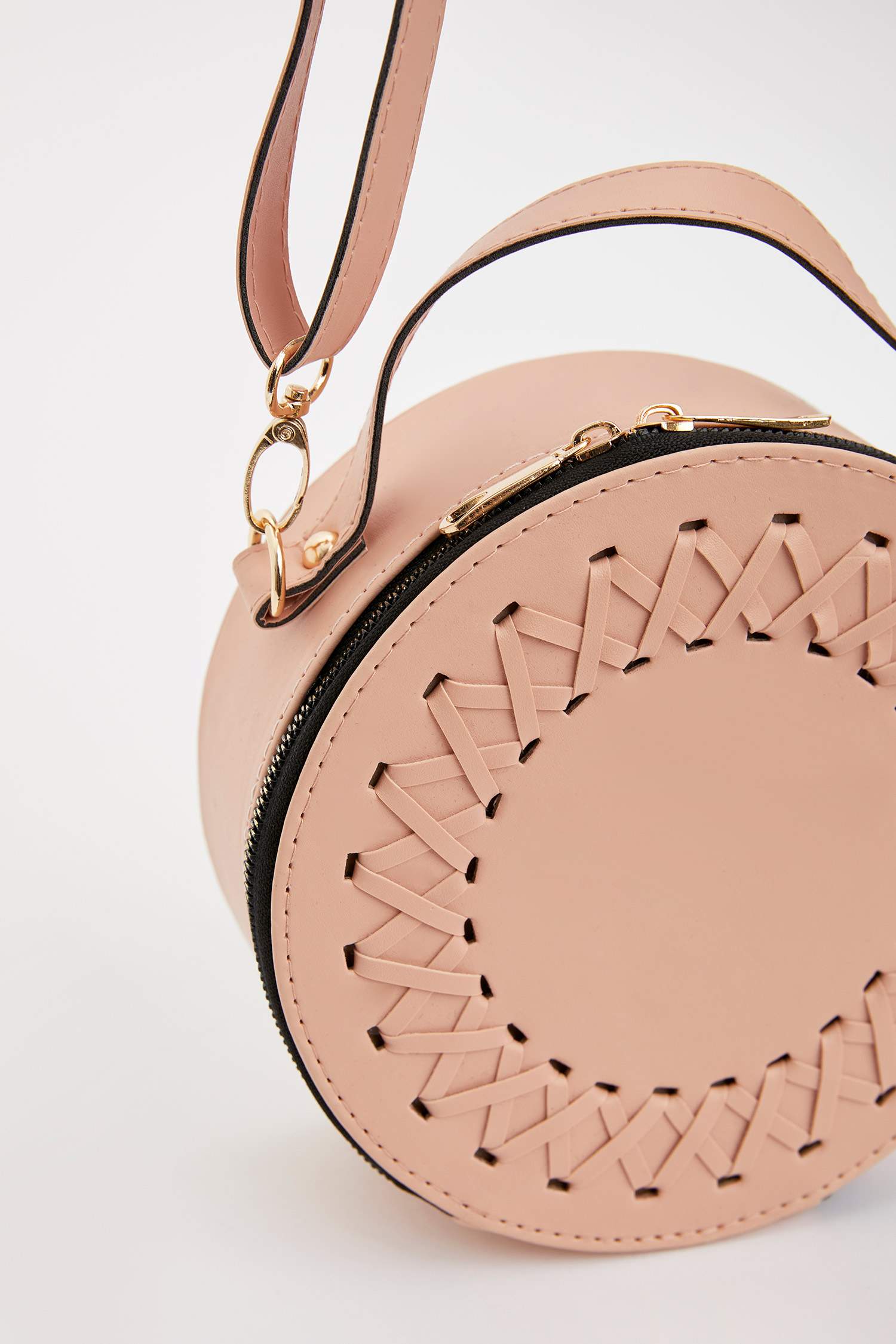 Defacto Uzun Askılı Yuvarlak Çanta. 3