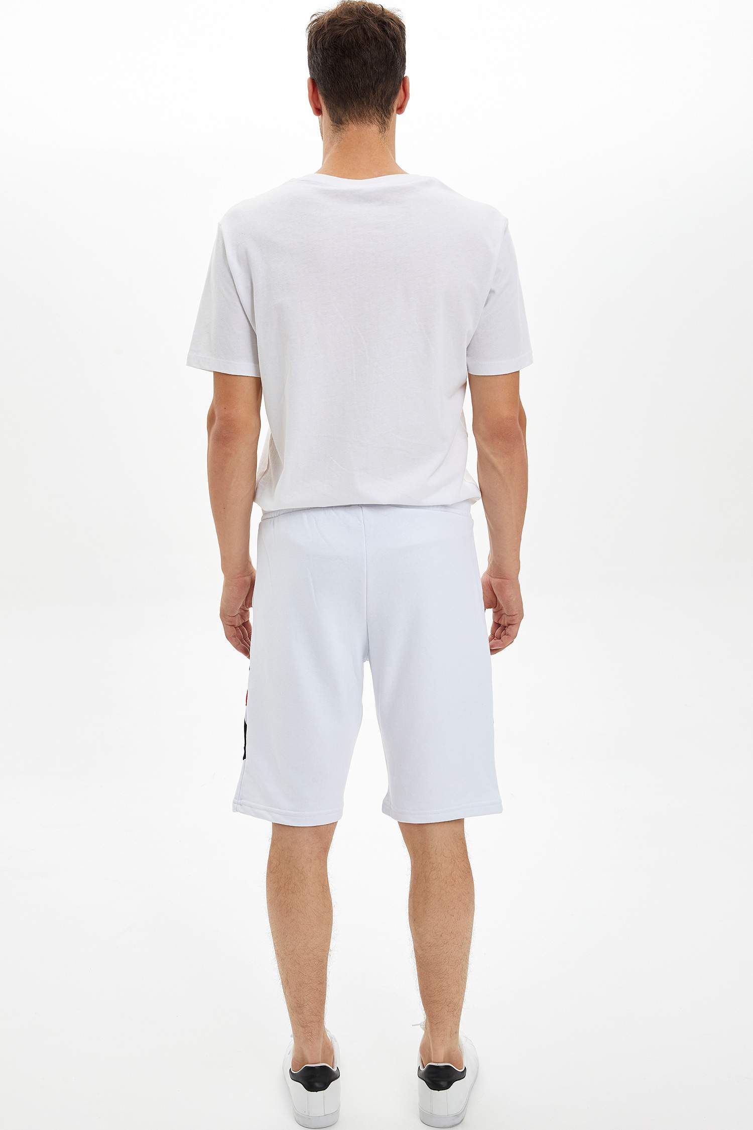Defacto Baskılı Slim Fit Şort. 3