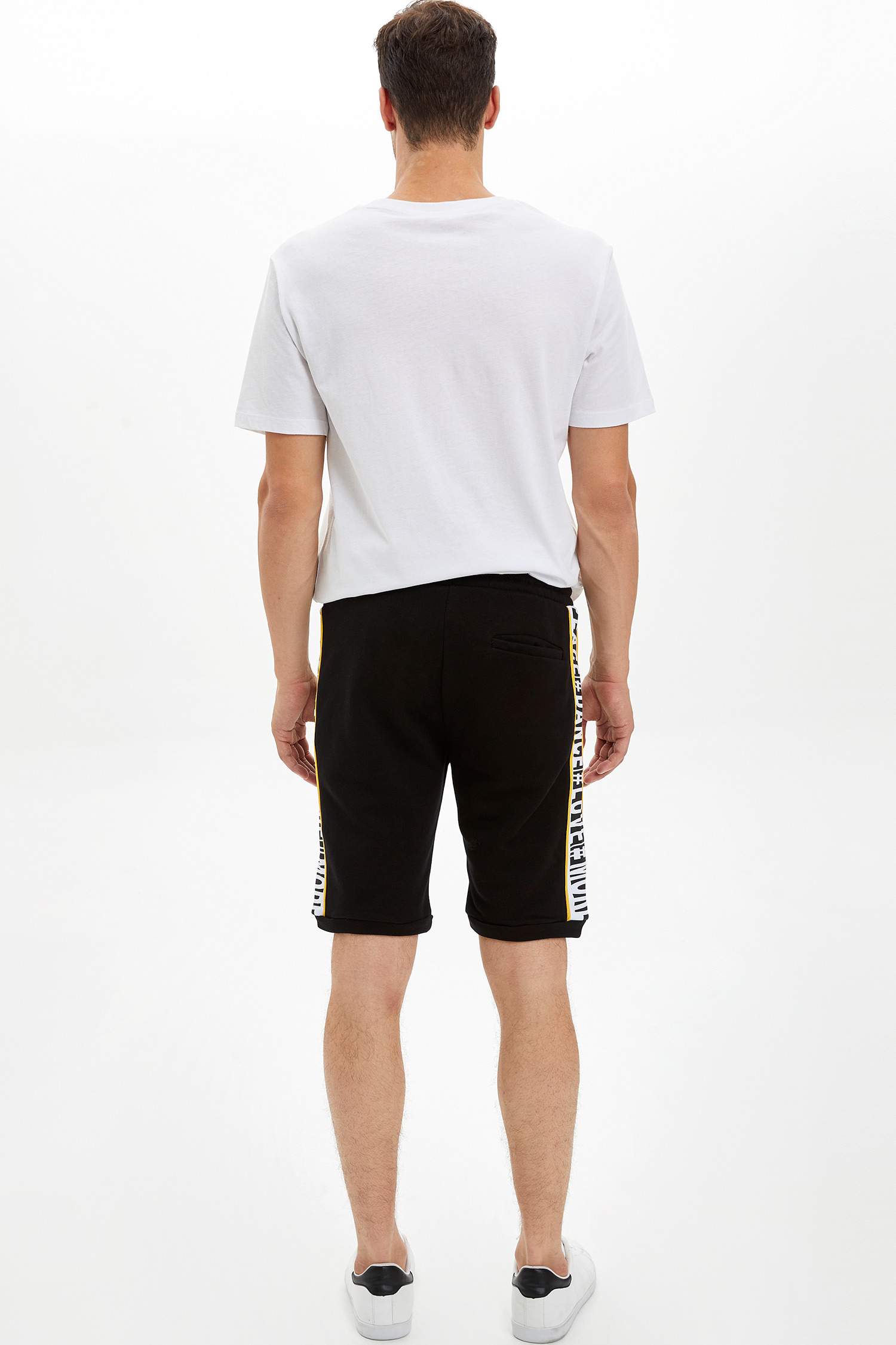 Defacto Şerit Detaylı Slim Fit Şort. 5