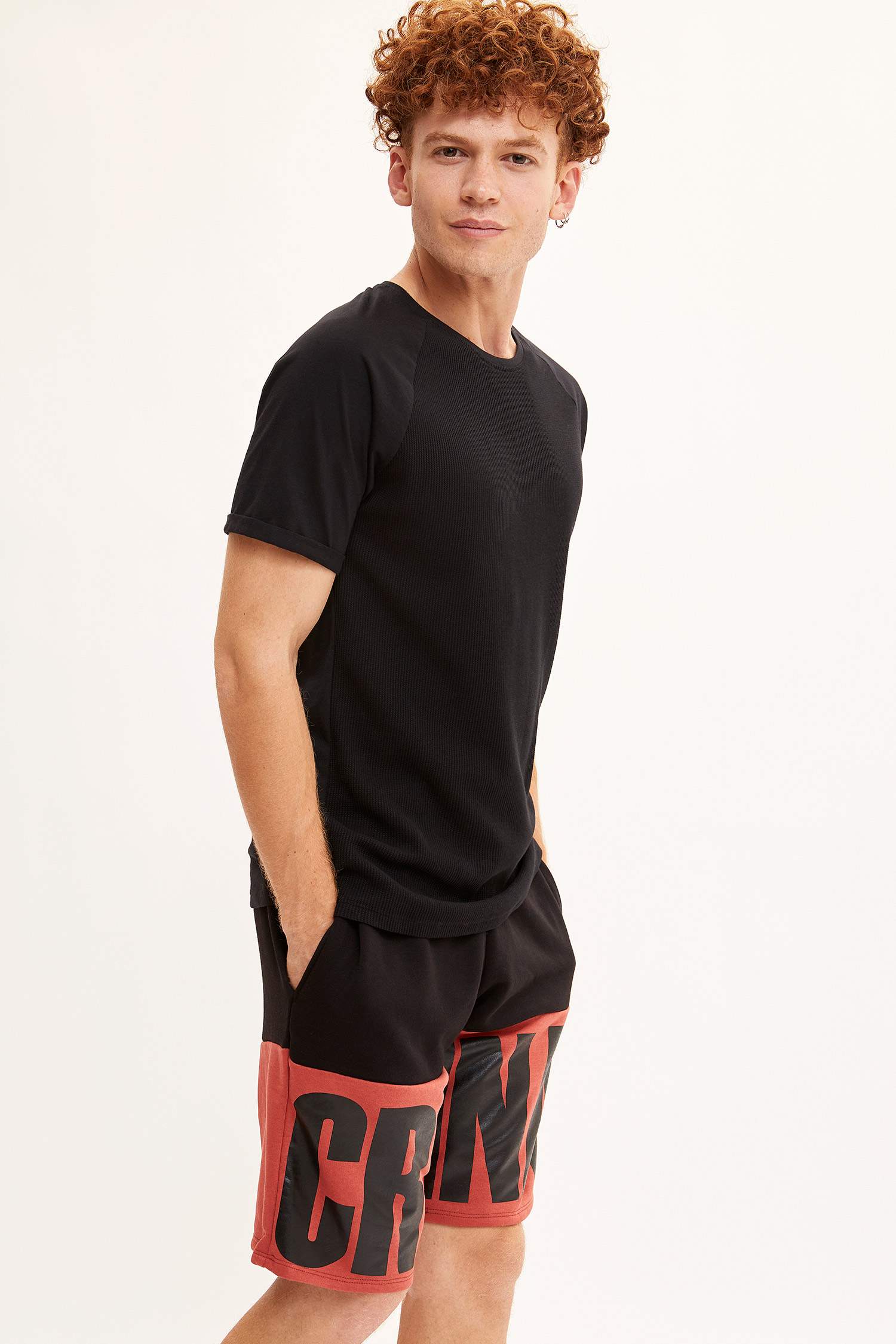 Defacto Renk Bloklu Slim Fit Şort. 1