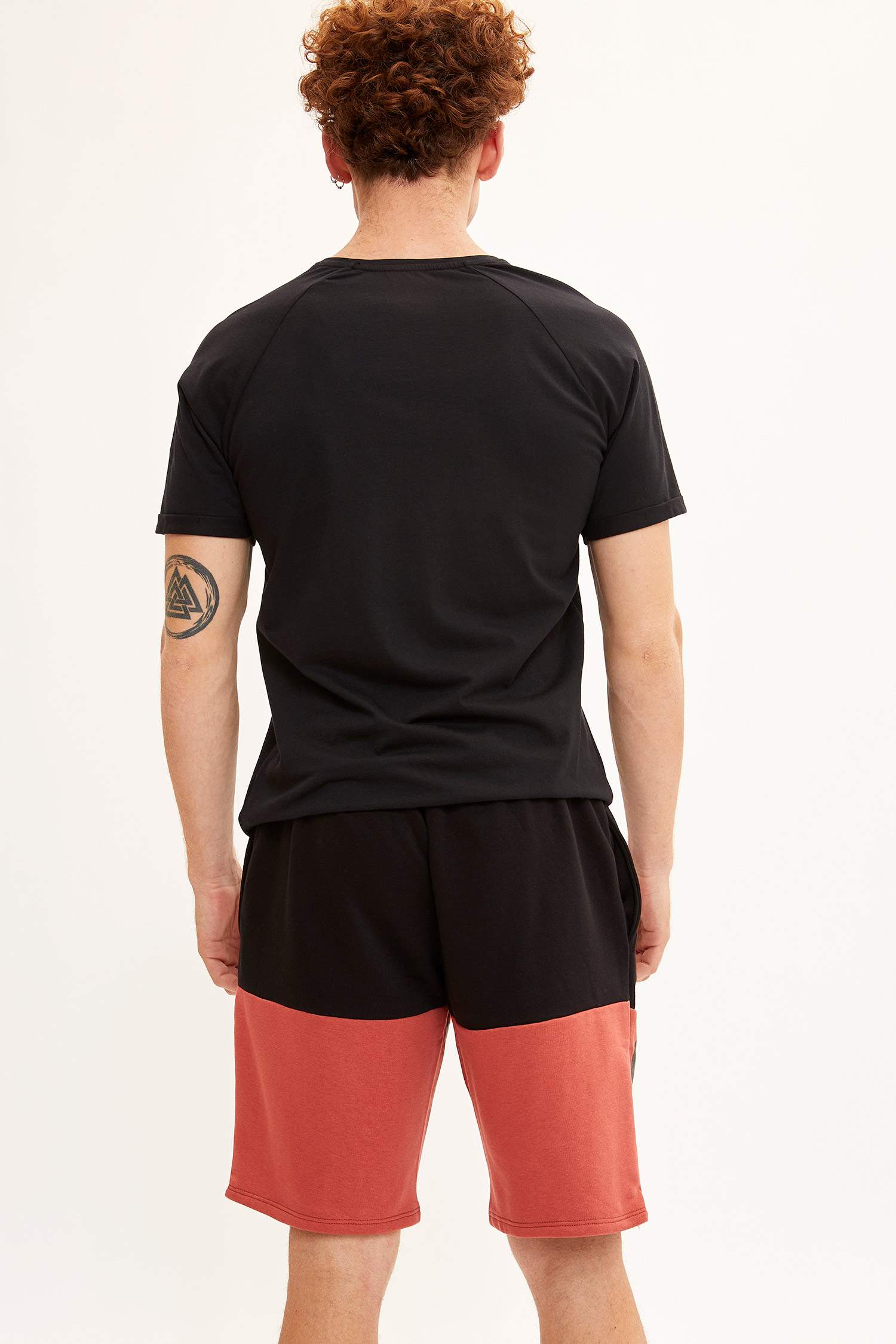 Defacto Renk Bloklu Slim Fit Şort. 3