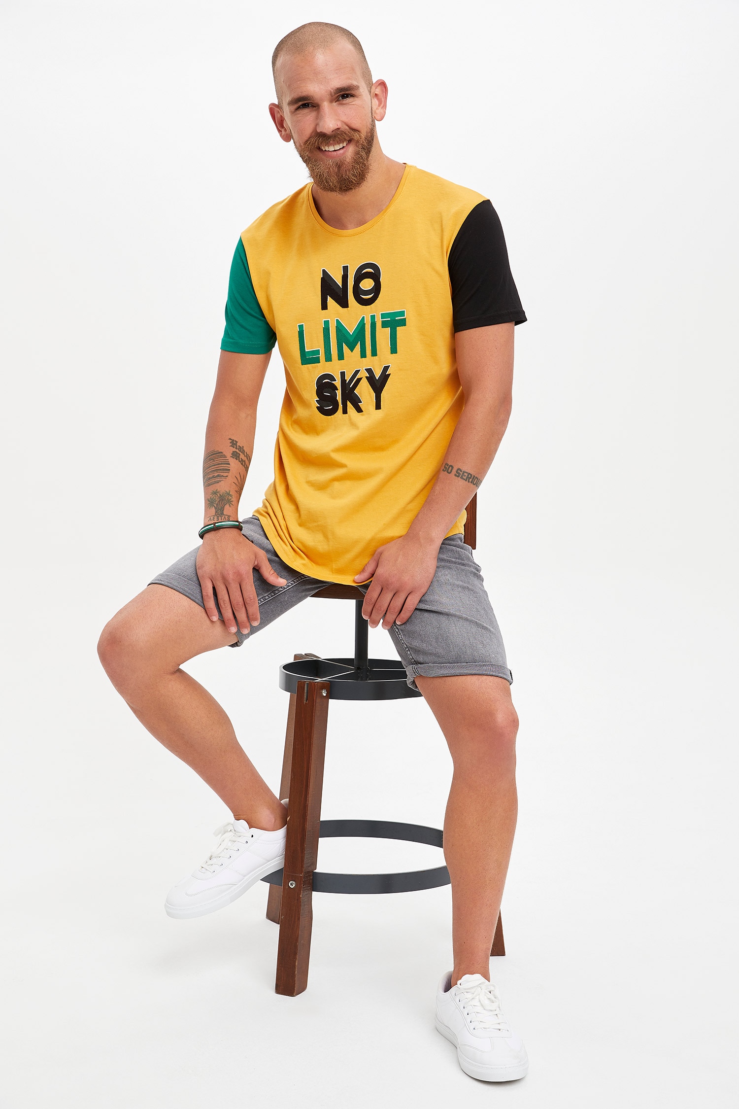 Defacto Renk Bloklu Slim Fit T-shirt. 2