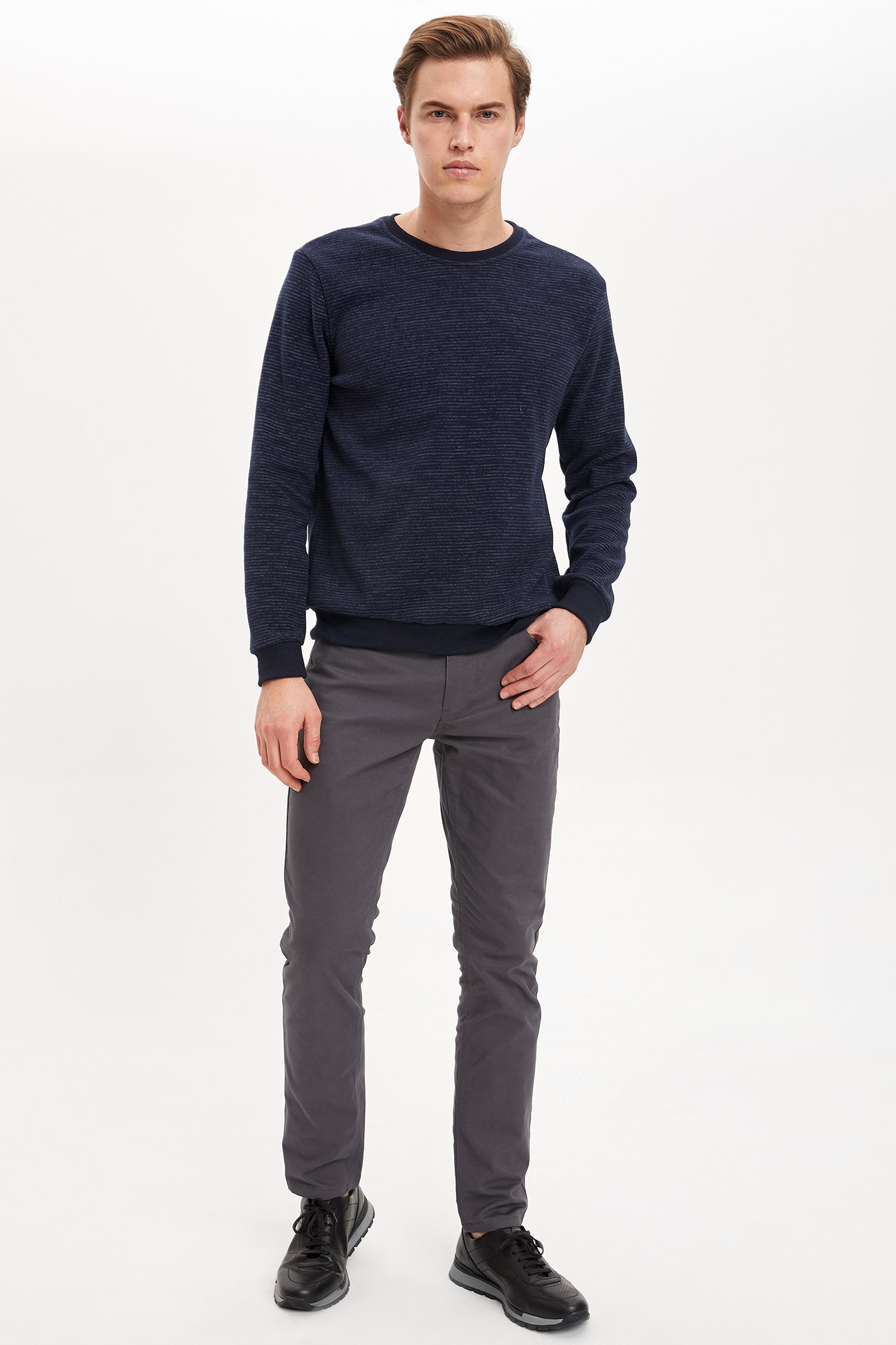 Defacto Regular Fit Sweatshirt. 2