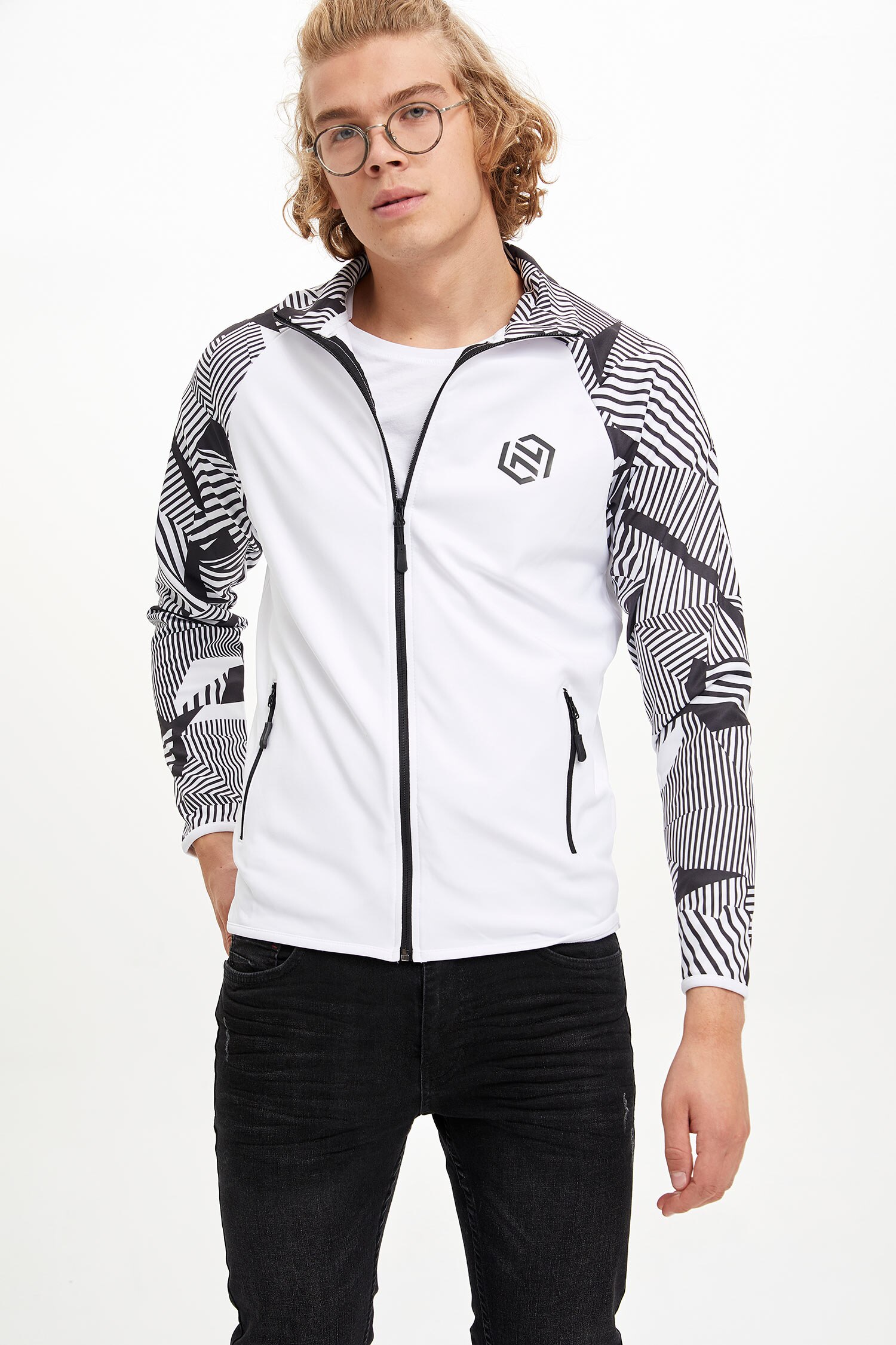 Defacto Fermuarlı Sporcu Sweatshirt. 3