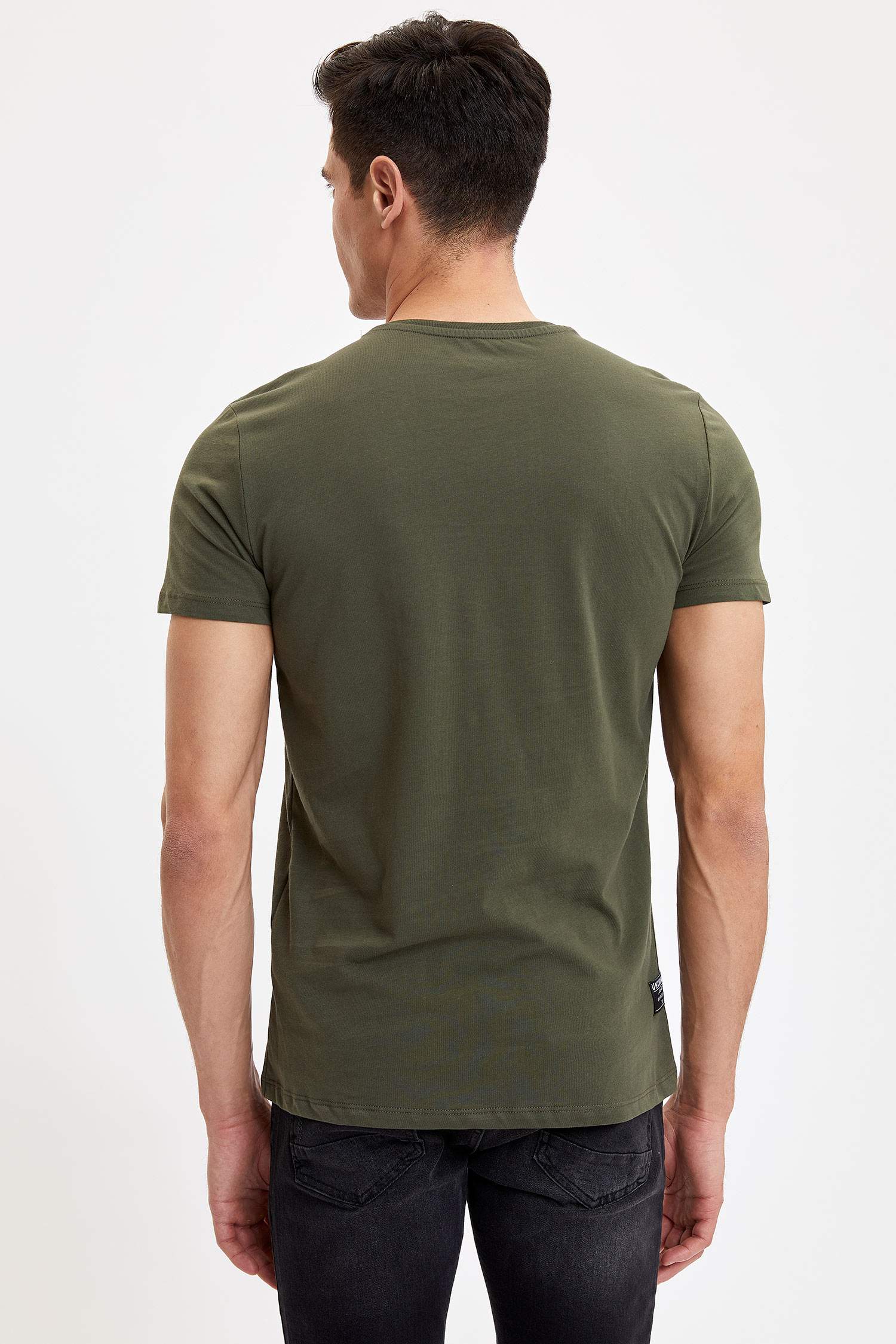 Defacto Slim Fit Baskılı Kısa Kollu T-Shirt. 4
