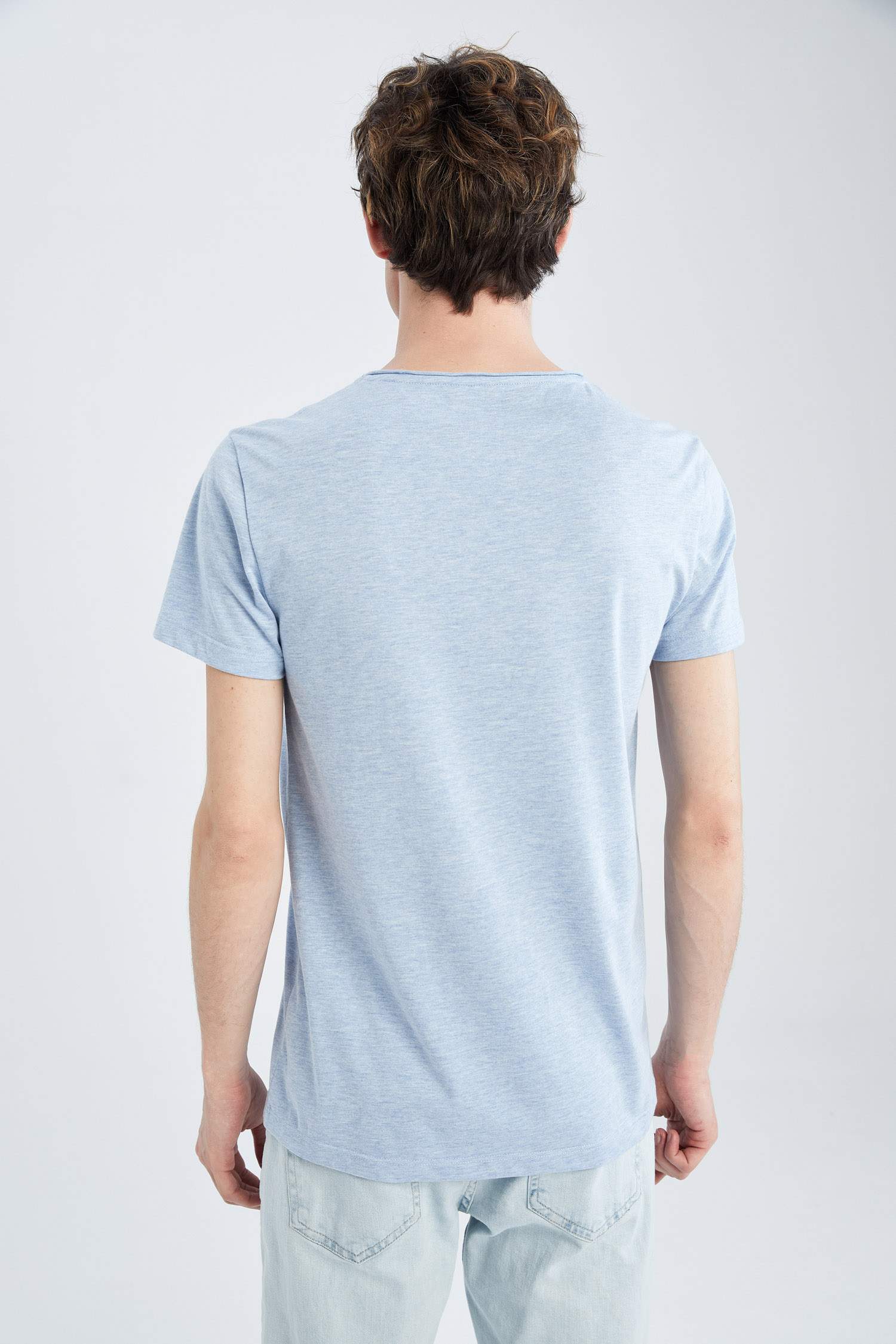 T-shirt basique à manches courtes et col ras du cou coupe slim