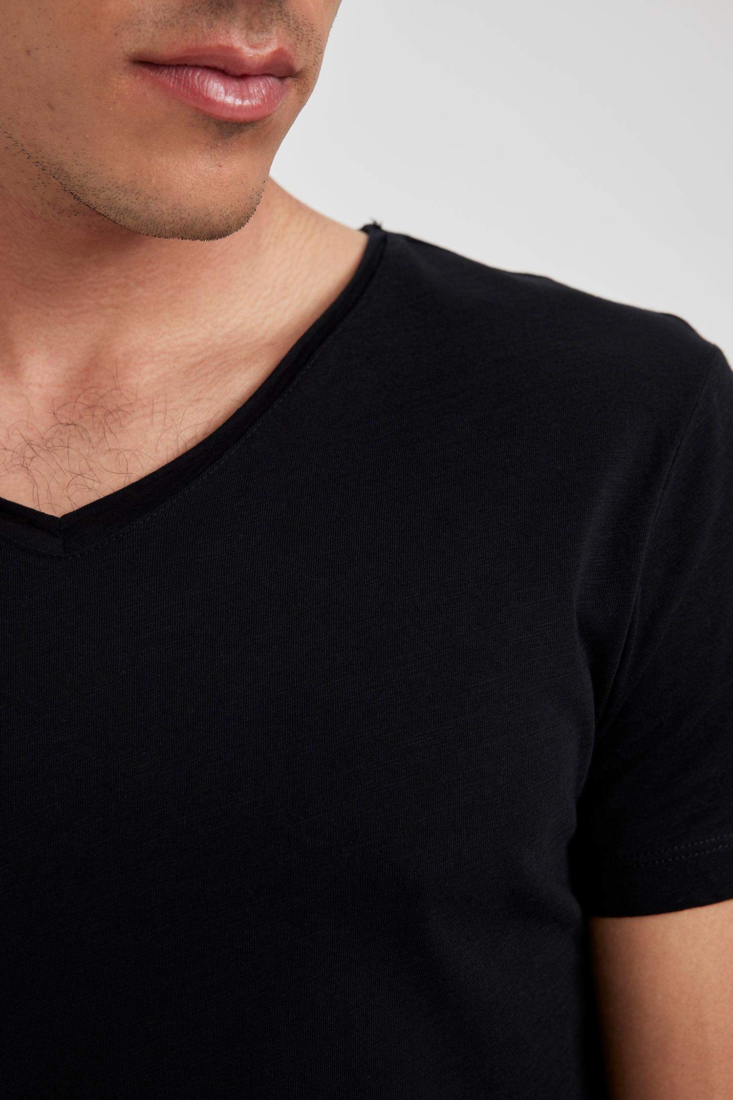 تيشيرت سادة قطن سليم فيت بياخة V