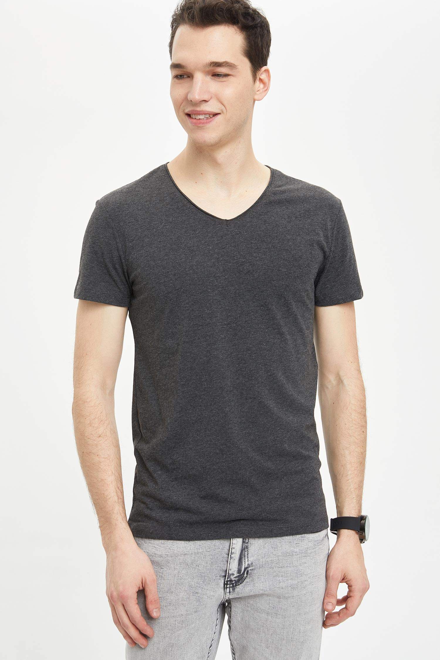 Defacto Slim Fit T-shirt. 1