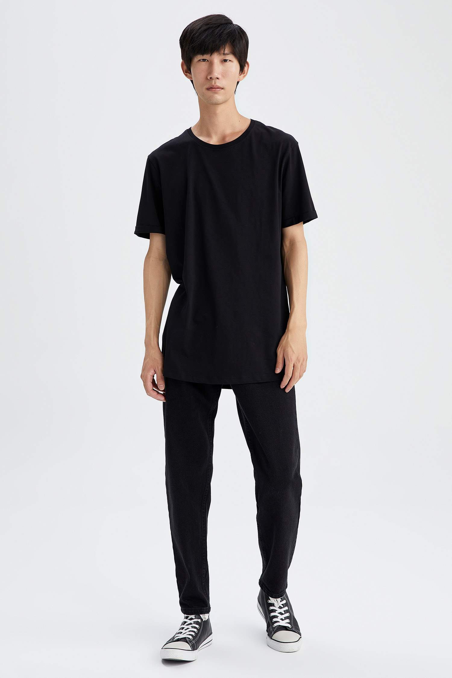 дөңгелек жаға Қысқа жеңді футболка