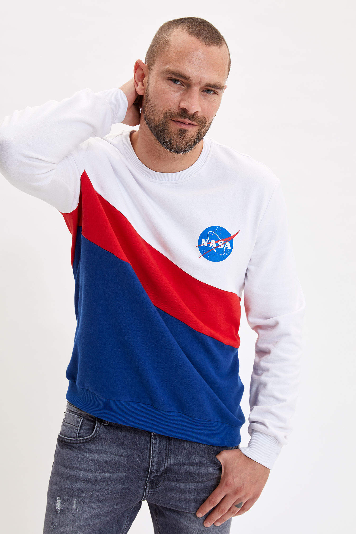 Defacto NASA Lisanslı Sweatshirt. 1
