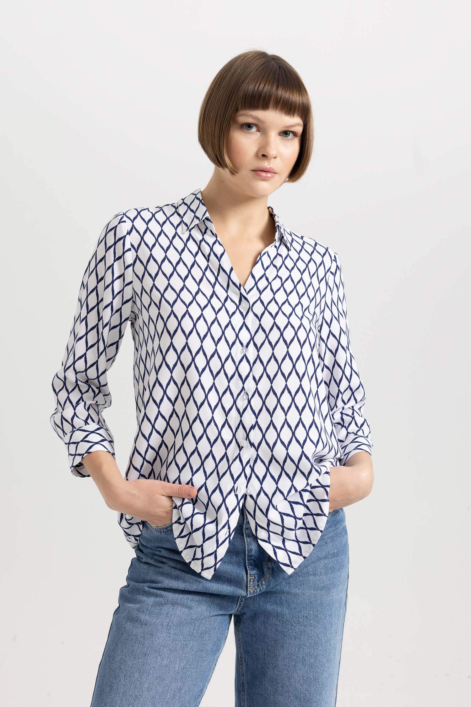 Рубашка стандартного кроя с длинным рукавом