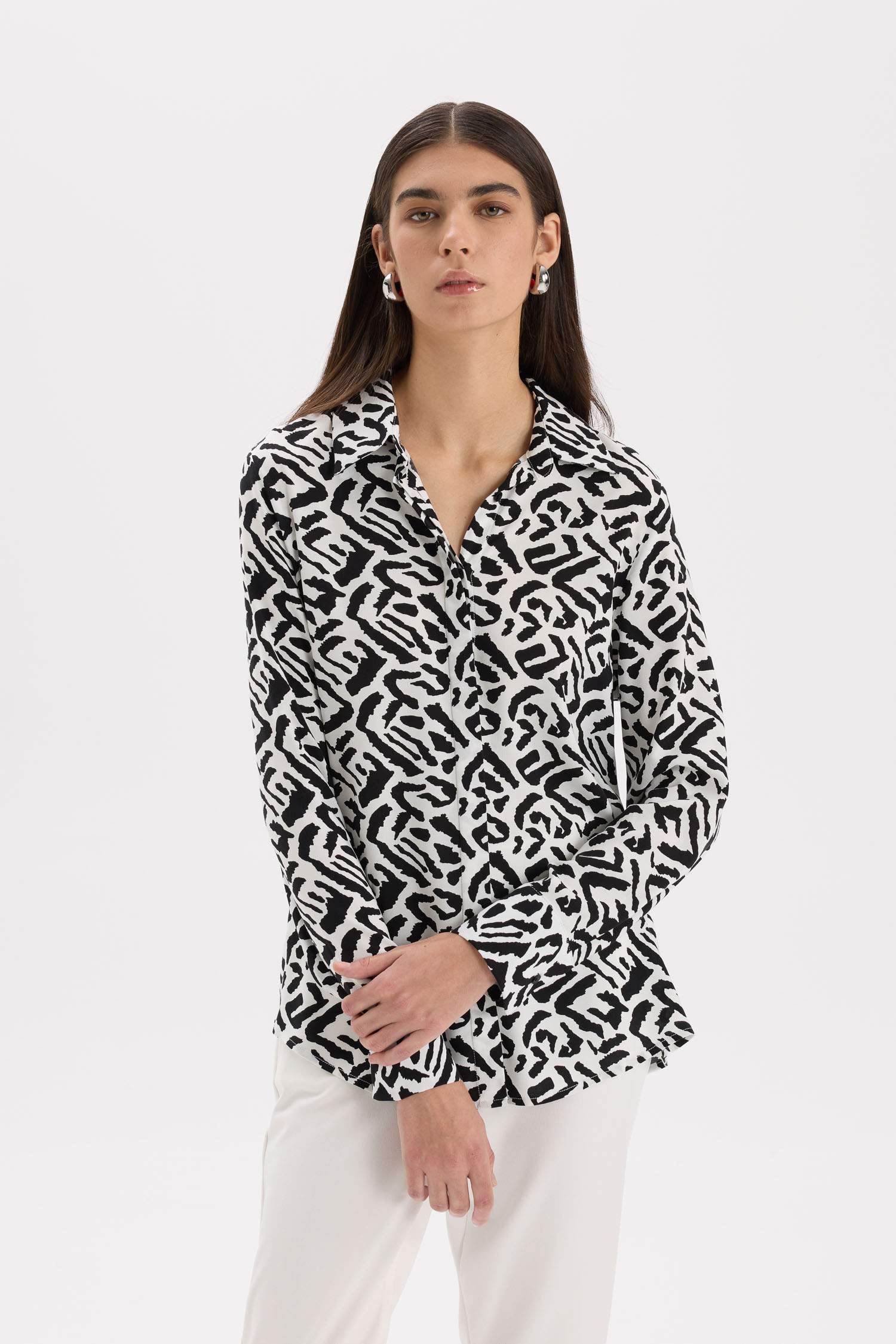 қалыпты пішім Ұзын жеңді көйлек