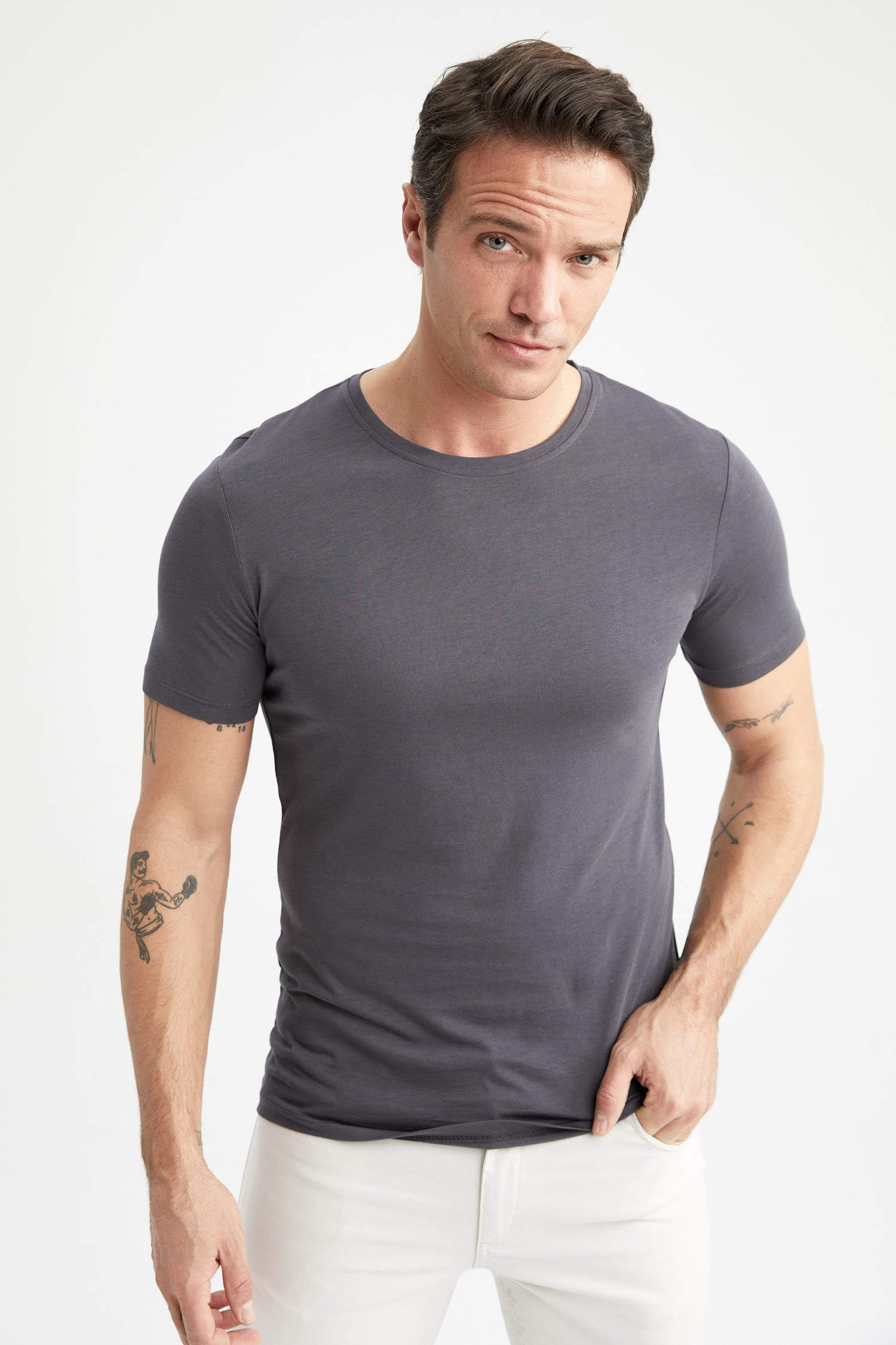 Anthracite MAN Slim Fit Crew Quality Basic T-Shirt 2709667 | DeFacto