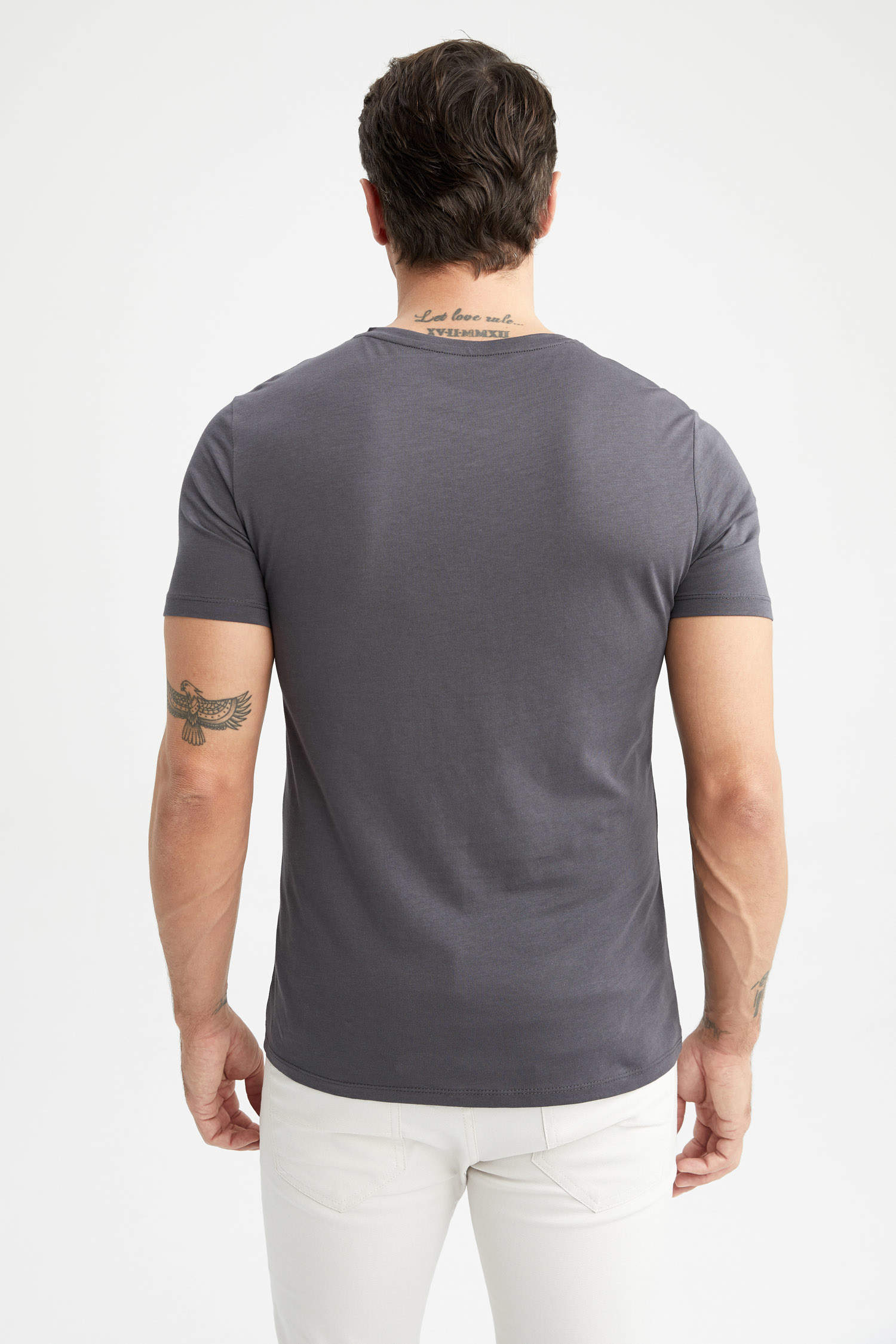 Anthracite MAN Slim Fit Crew Quality Basic T-Shirt 2709667 | DeFacto