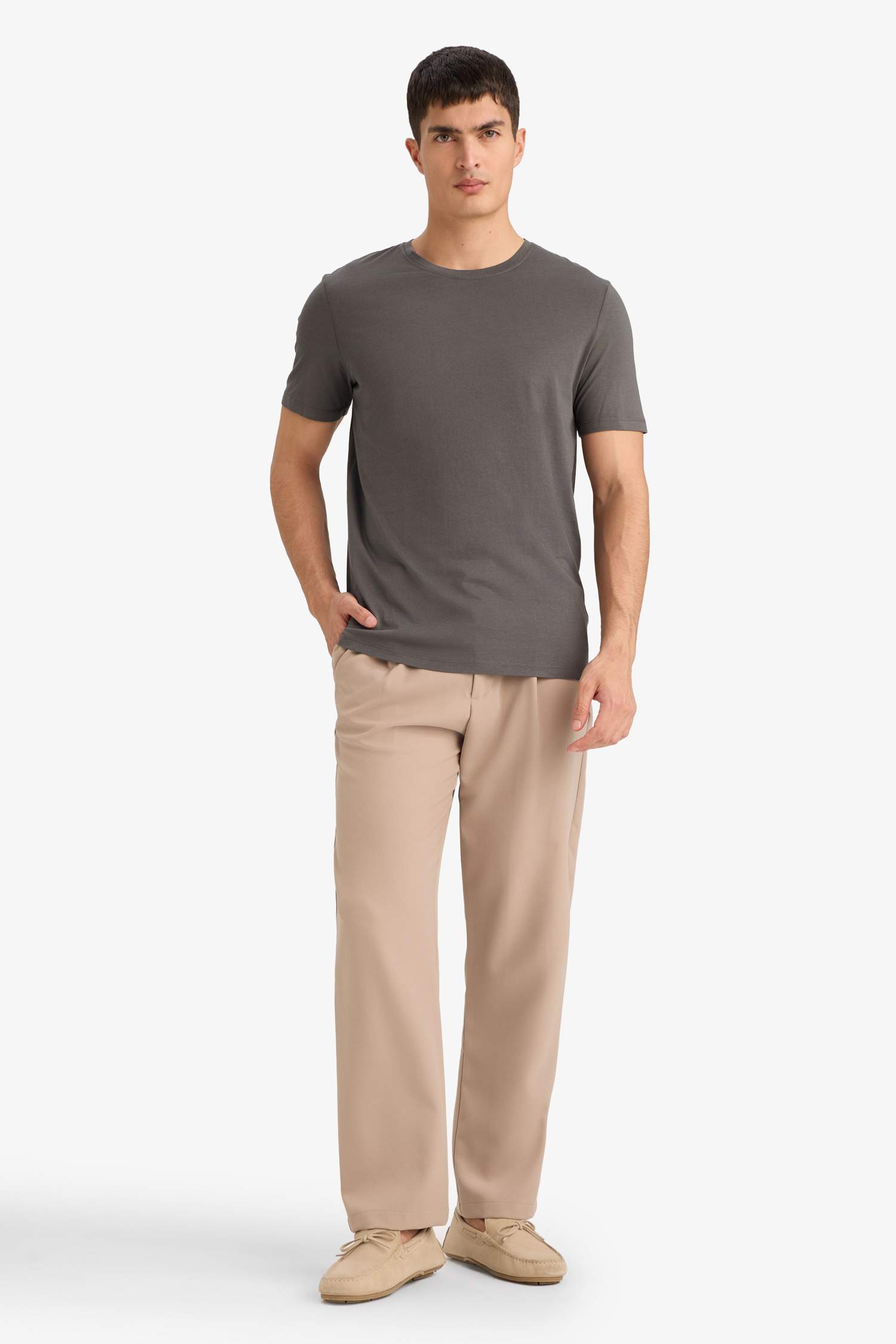 Футболка Slim Fit с круглым вырезом и коротким рукавом