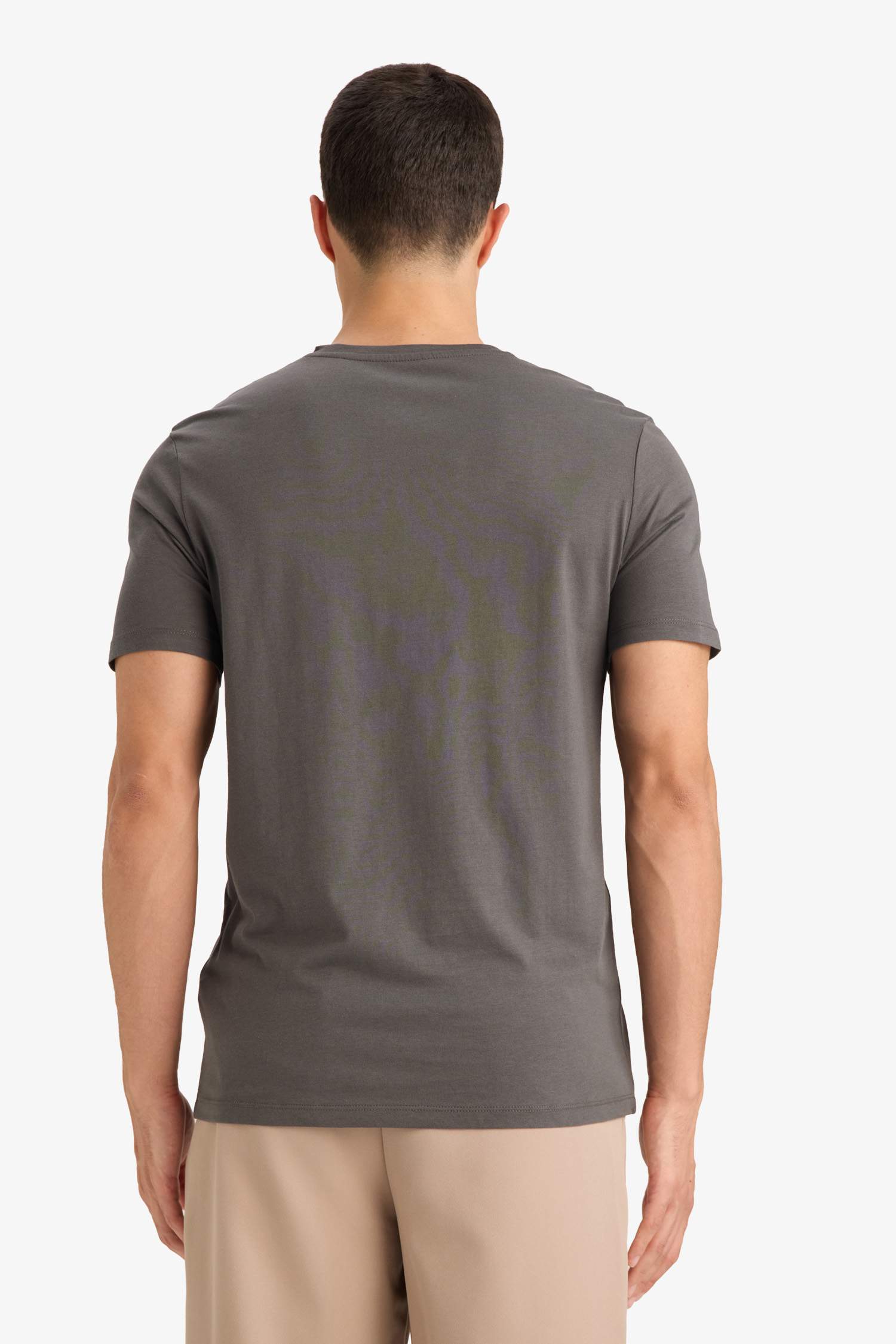 Футболка Slim Fit с круглым вырезом и коротким рукавом