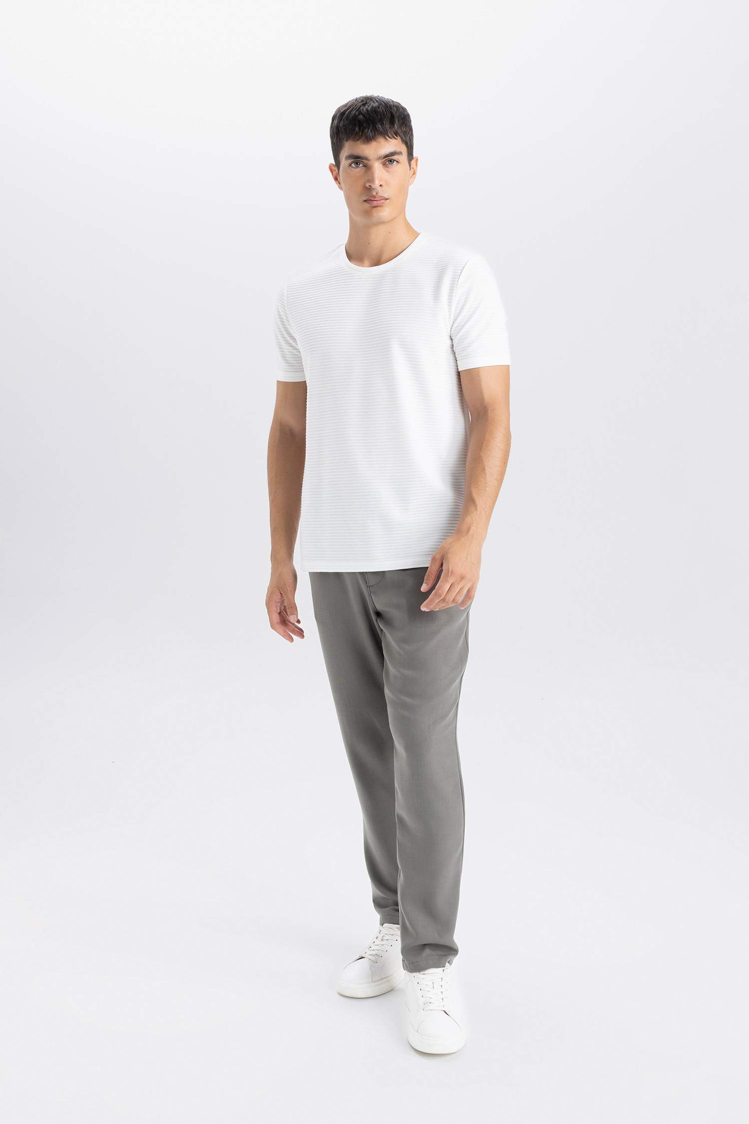 Slim Fit Dar Kesim Bisiklet Yaka Basic Düz Kısa Kollu Tişört