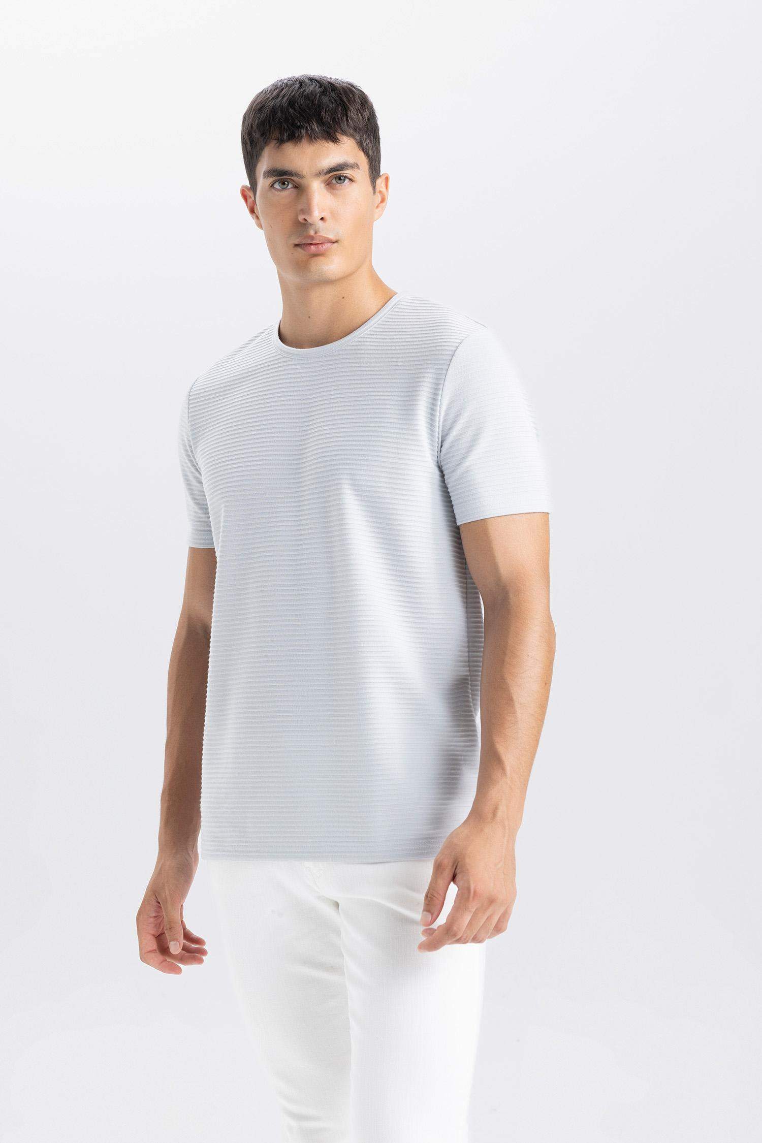 تيشيرت بيزك سادة نص كم سليم فيت برقبة مستديرة