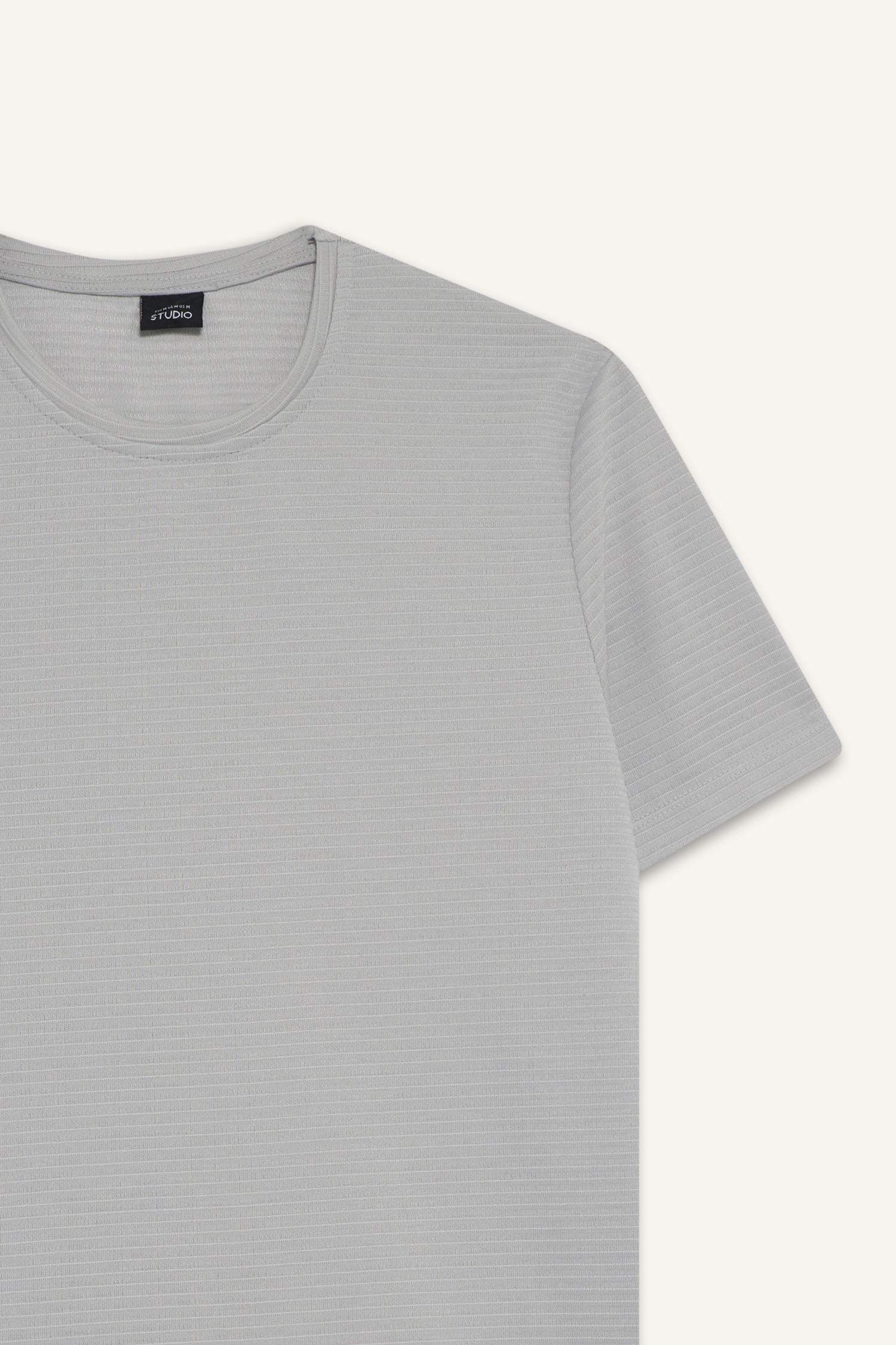 تيشيرت سامبل سليم فيت برقبة مستديرة