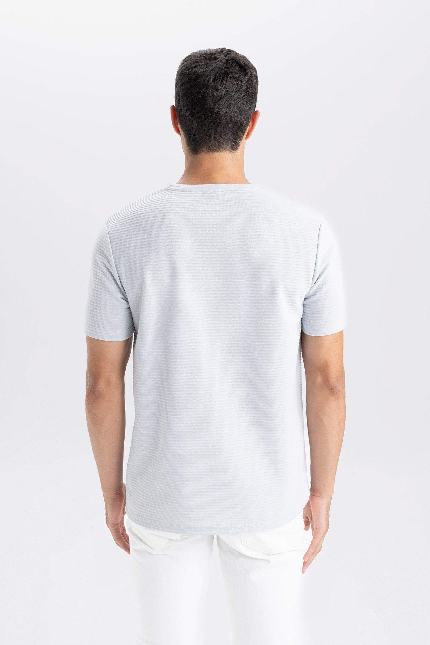 تيشيرت بيزك سادة نص كم سليم فيت برقبة مستديرة