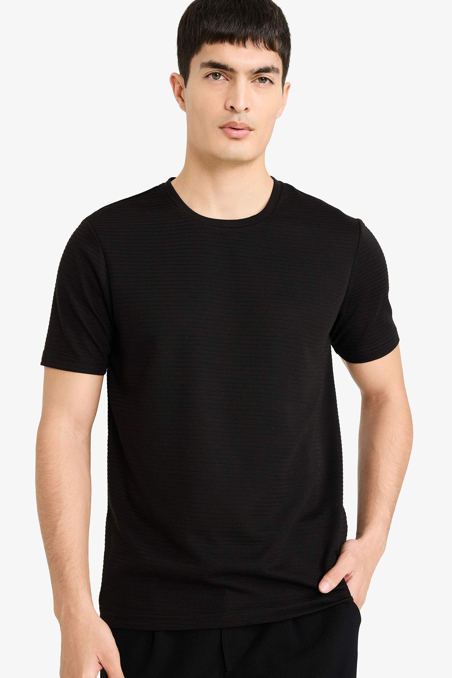 Slim Fit Dar Kesim Bisiklet Yaka Basic Düz Kısa Kollu Siyah Tişört