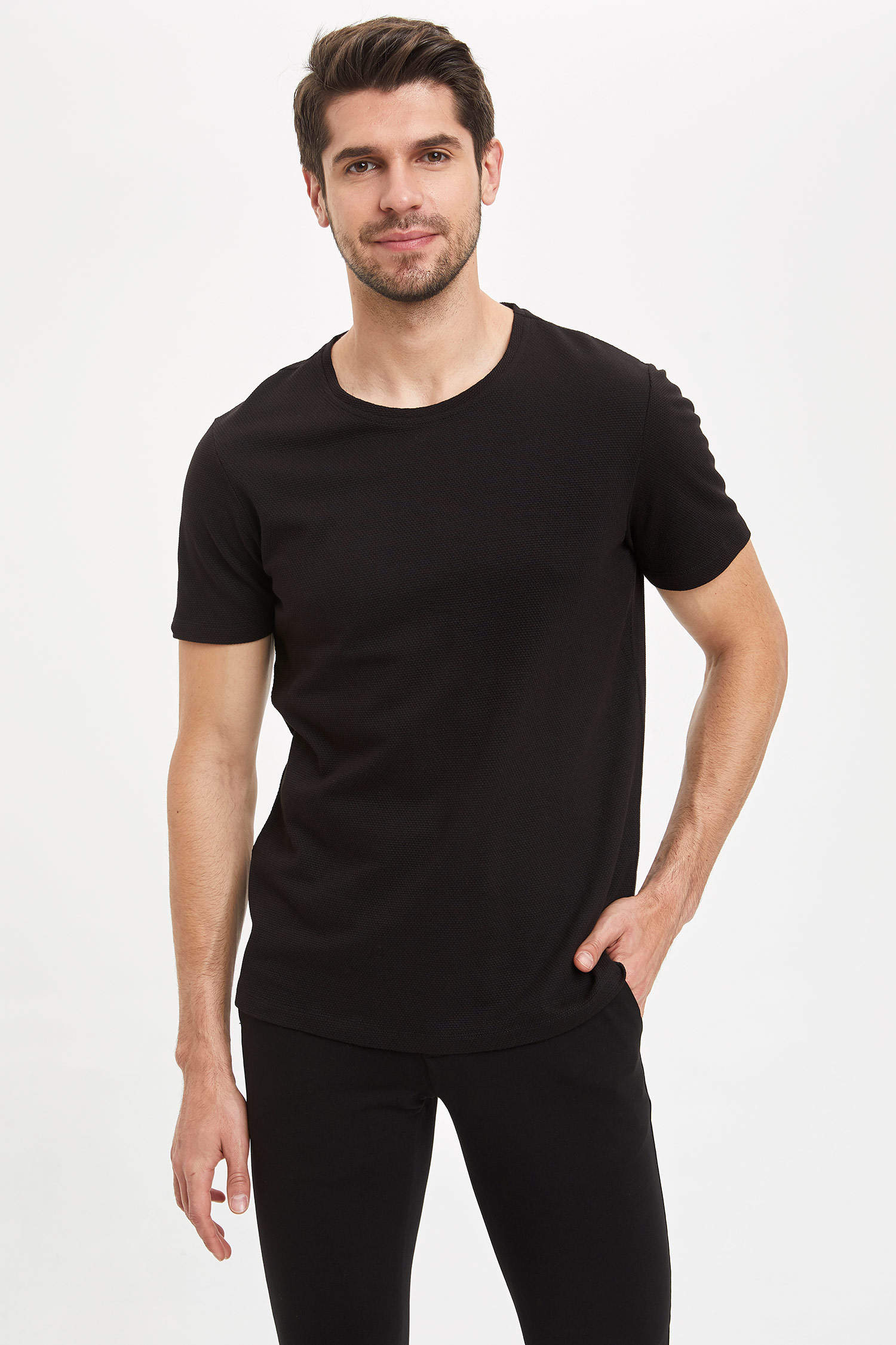 Black MAN Slim Fit T-shirt 1182774 | DeFacto