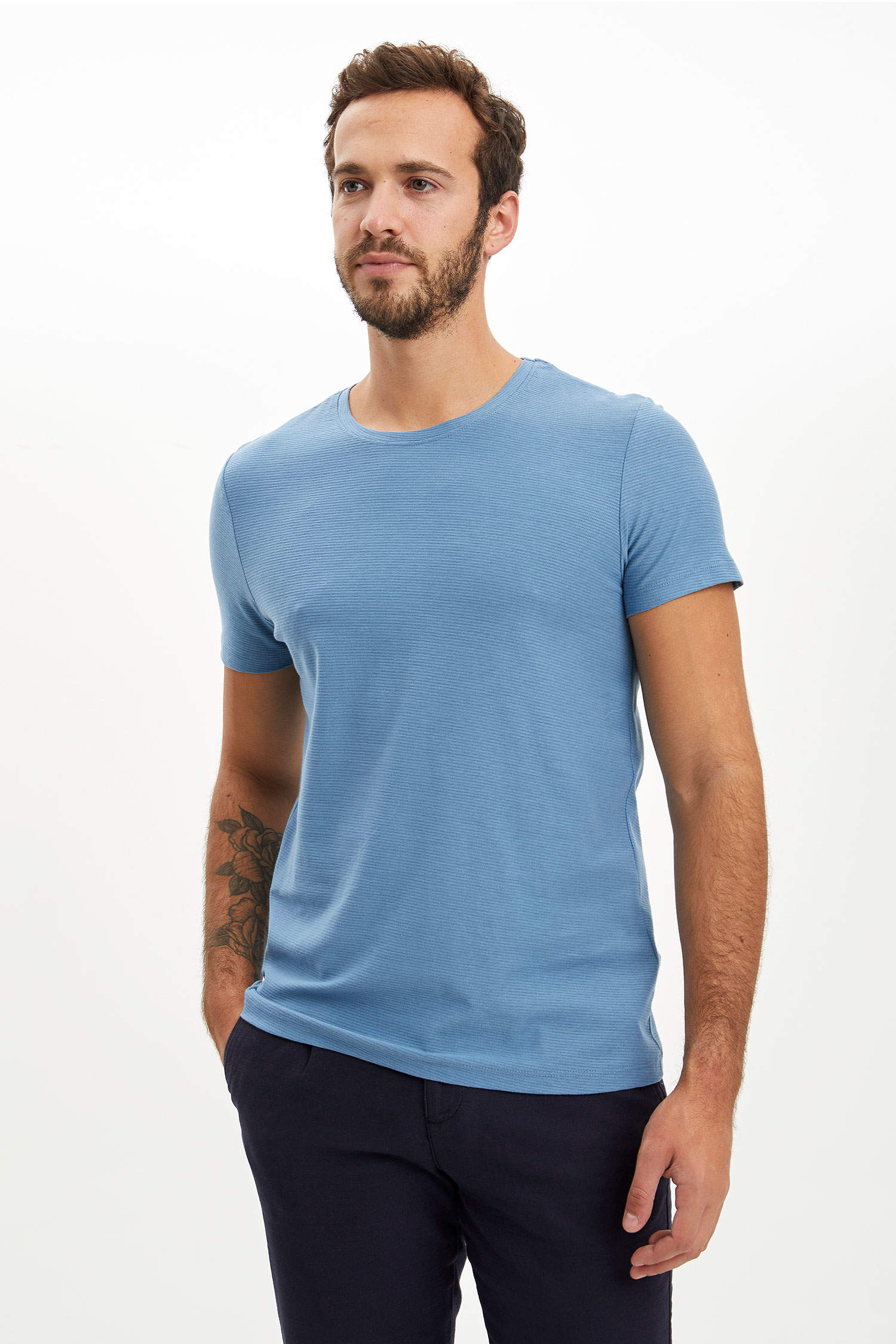Blue MAN Slim fit T-shirt 1182673 | DeFacto