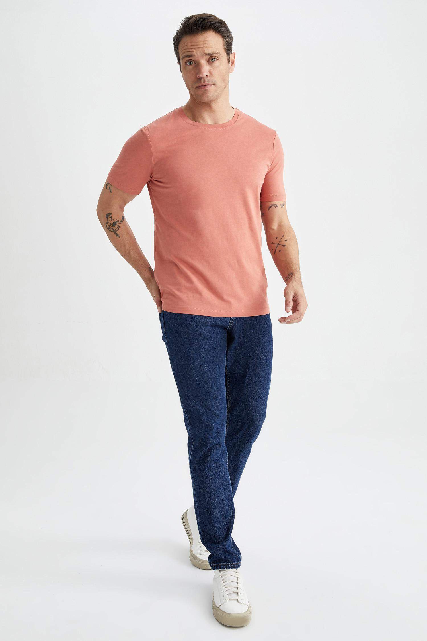 T-shirt basique à manches courtes et à Col rond Coupe Régulière