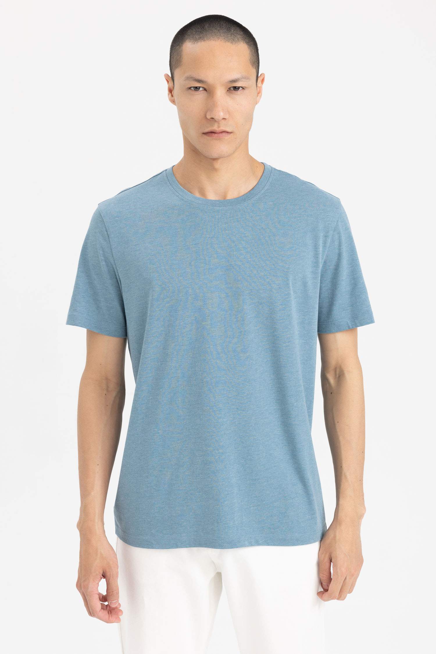 تي شيرت بيزك قطن بقصة عادية