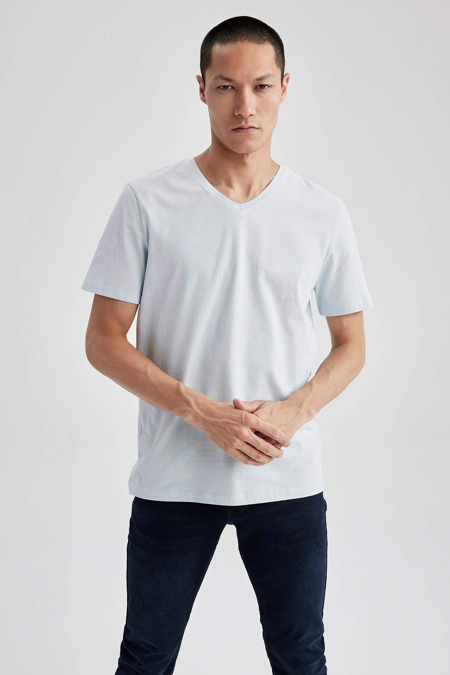 Футболка приталенного кроя с V-образным вырезом из 100% хлопка