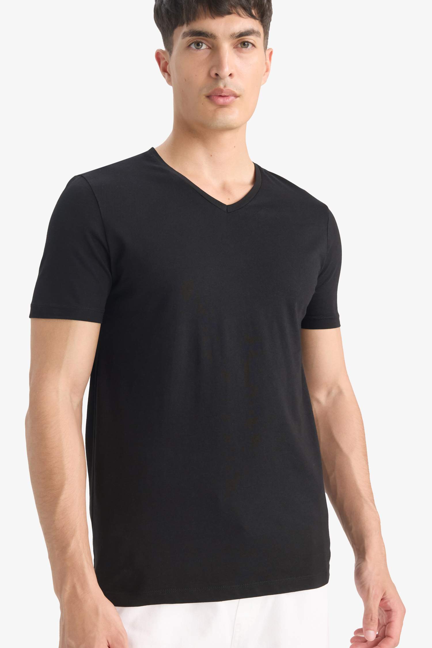 %100 Pamuk Slim Fit Dar Kesim V Yaka Basic Düz Kısa Kollu Siyah Tişört