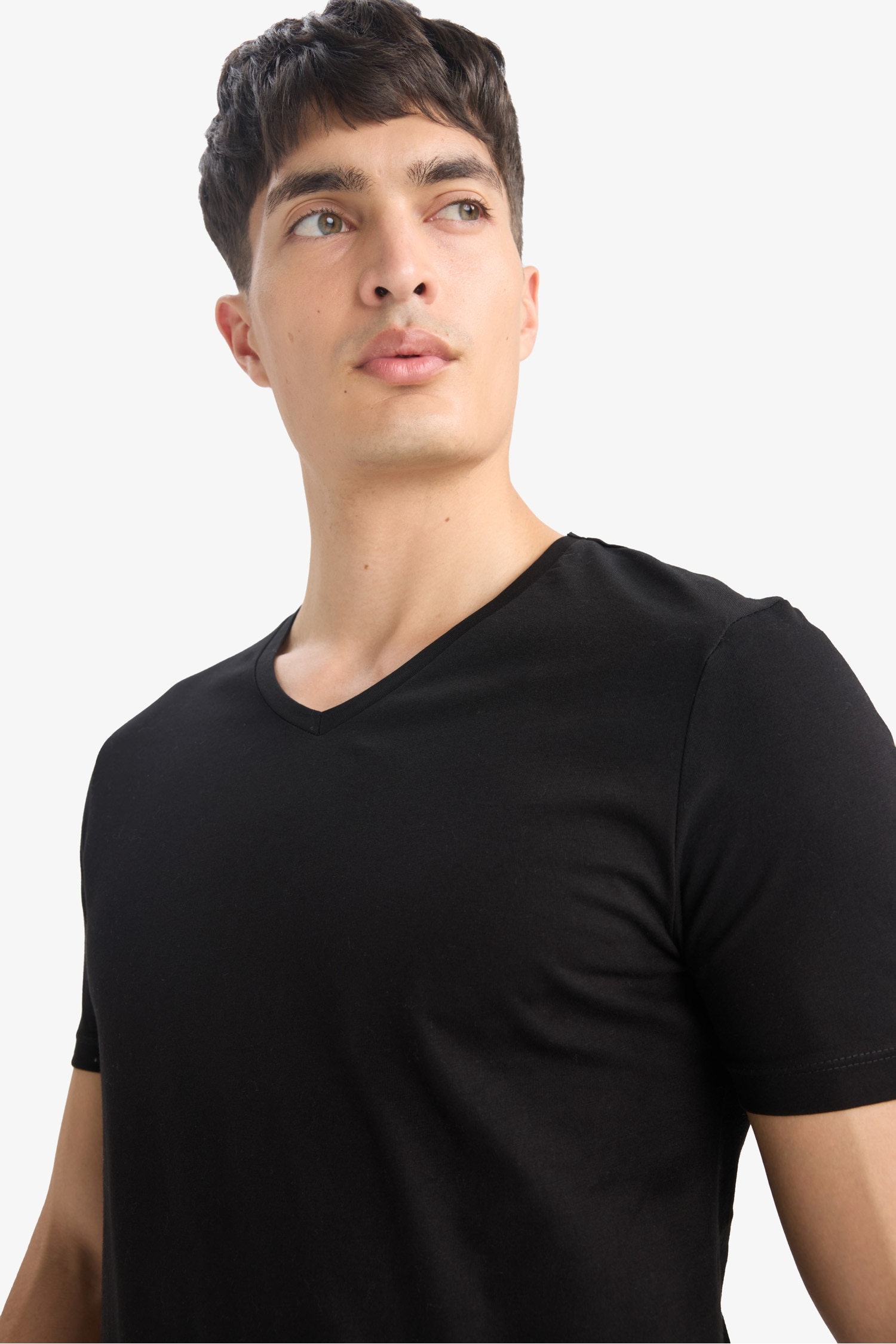 %100 Pamuk Slim Fit Dar Kesim V Yaka Basic Düz Kısa Kollu Siyah Tişört