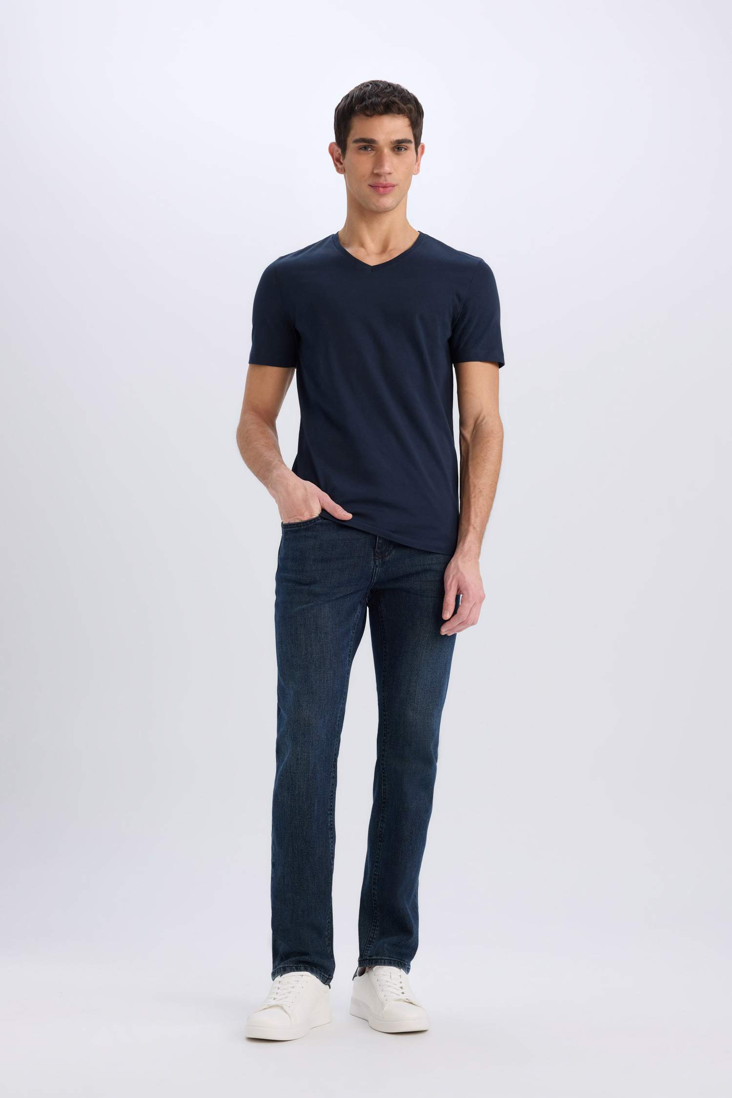 T-shirt slim basique 100% coton à col en V et manches courtes