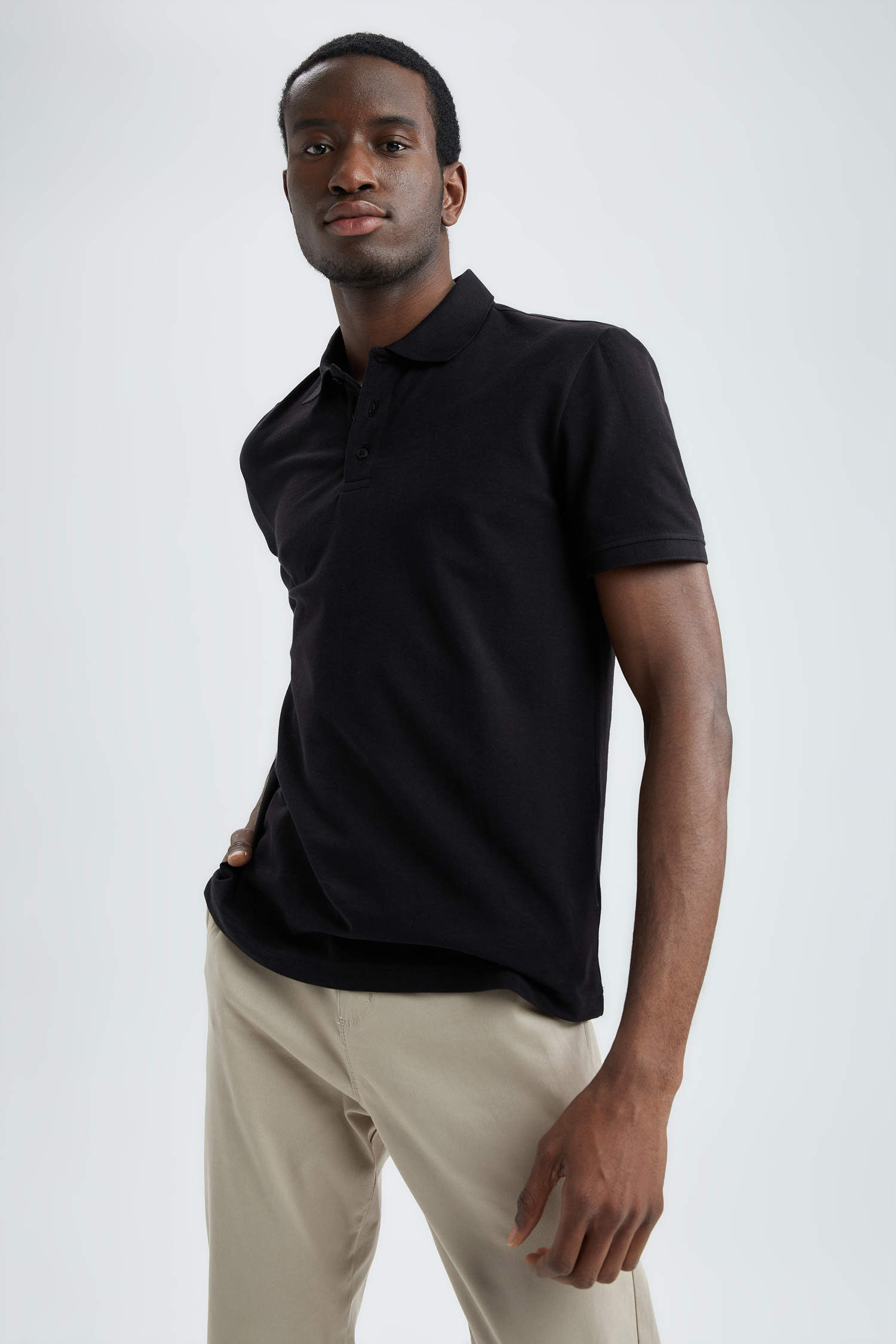 Black Regular Short Sleeve T-Shirt | DeFacto