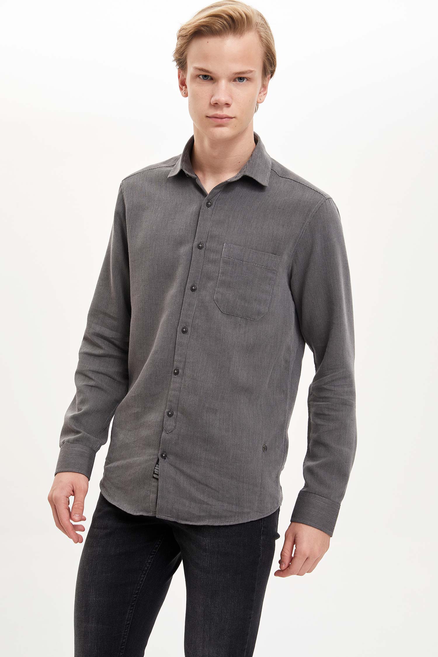 Defacto Slim Fit Tek Cepli Gömlek. 1