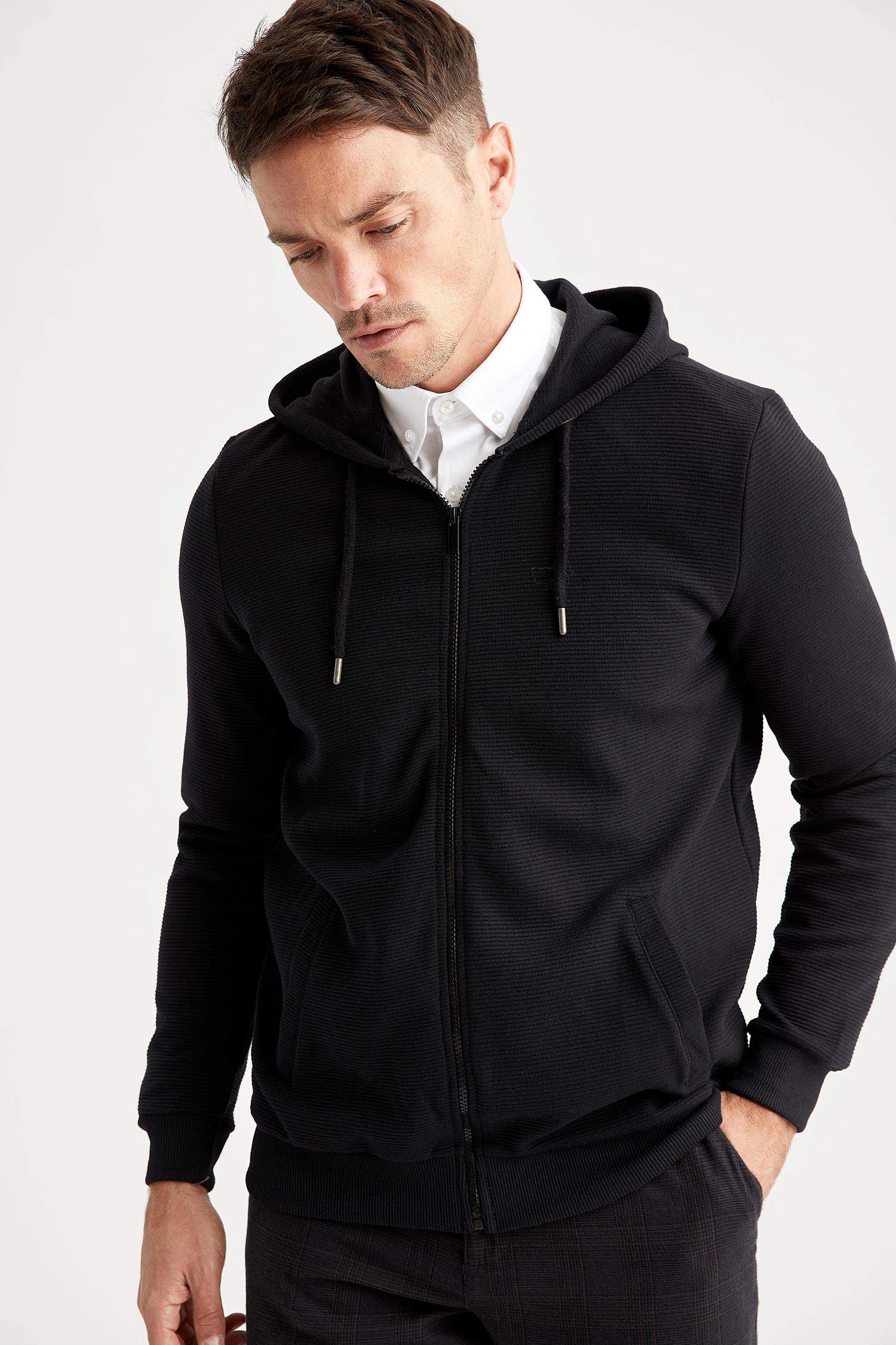 Black MAN Regular Fit Zippered Cardigan 1140654 | DeFacto