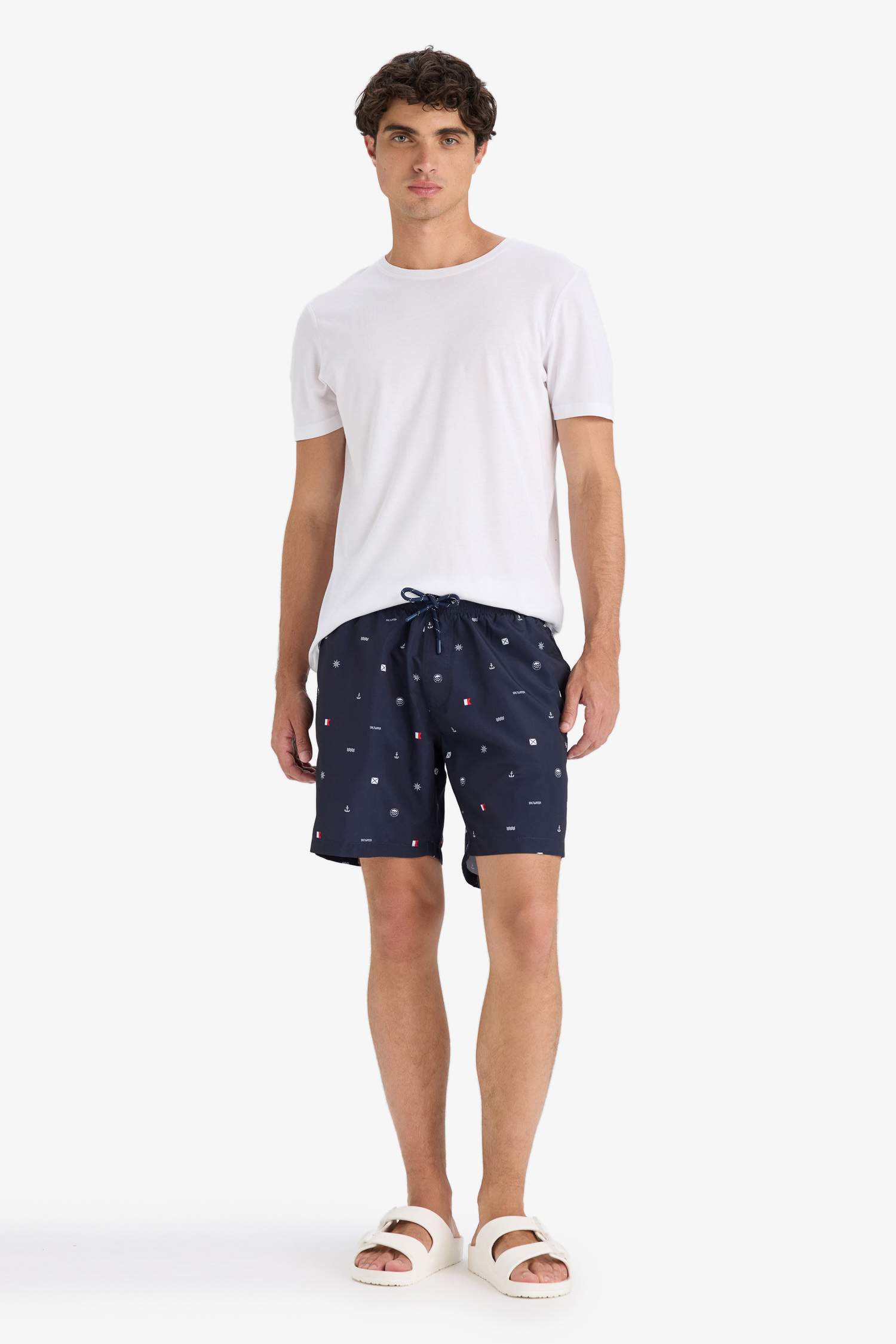 Regular Fit Desenli File Astarlı Kısa Boy Deniz Şortu