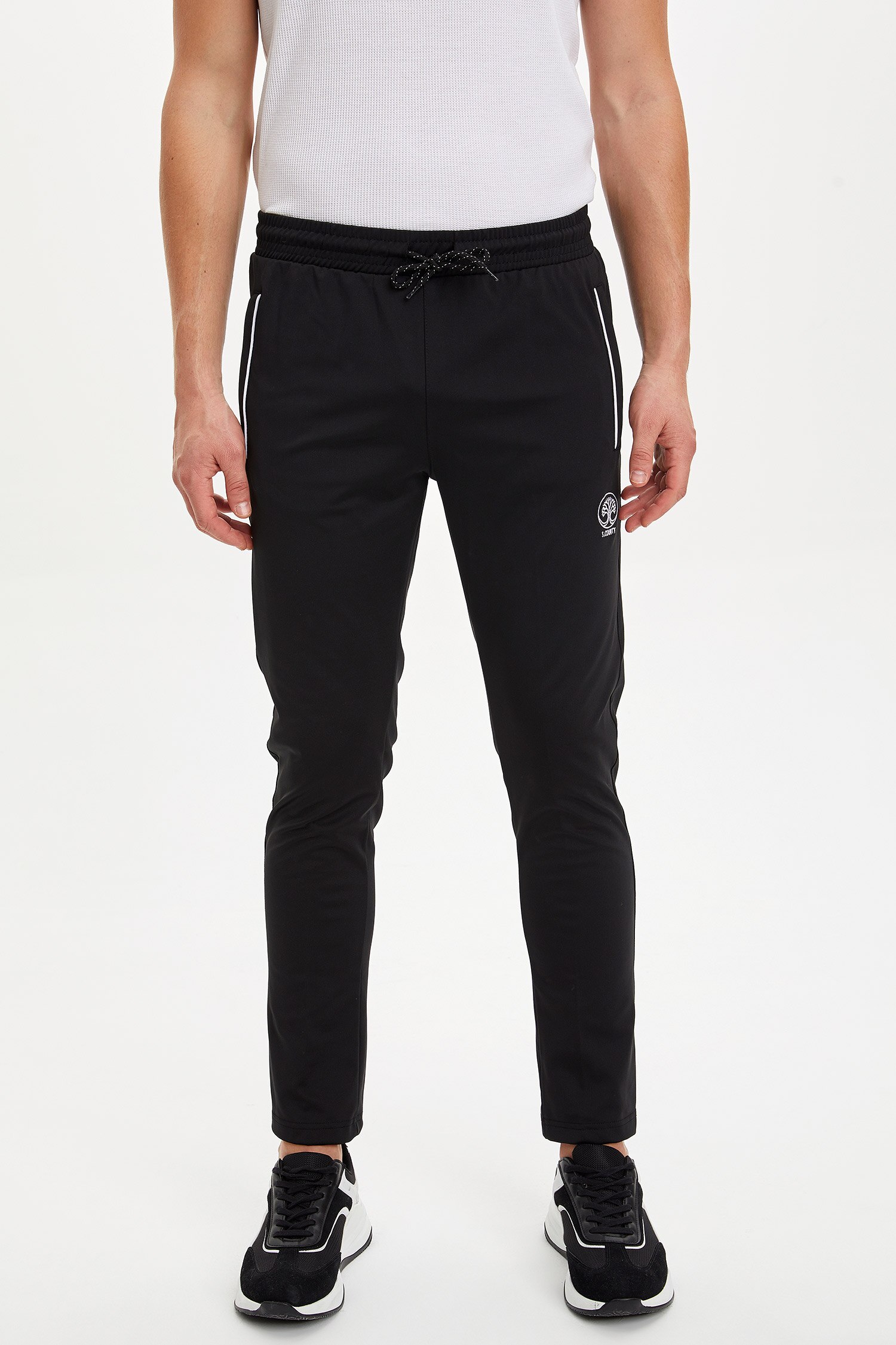 Defacto Slim Fit Jogger Pantolon. 1