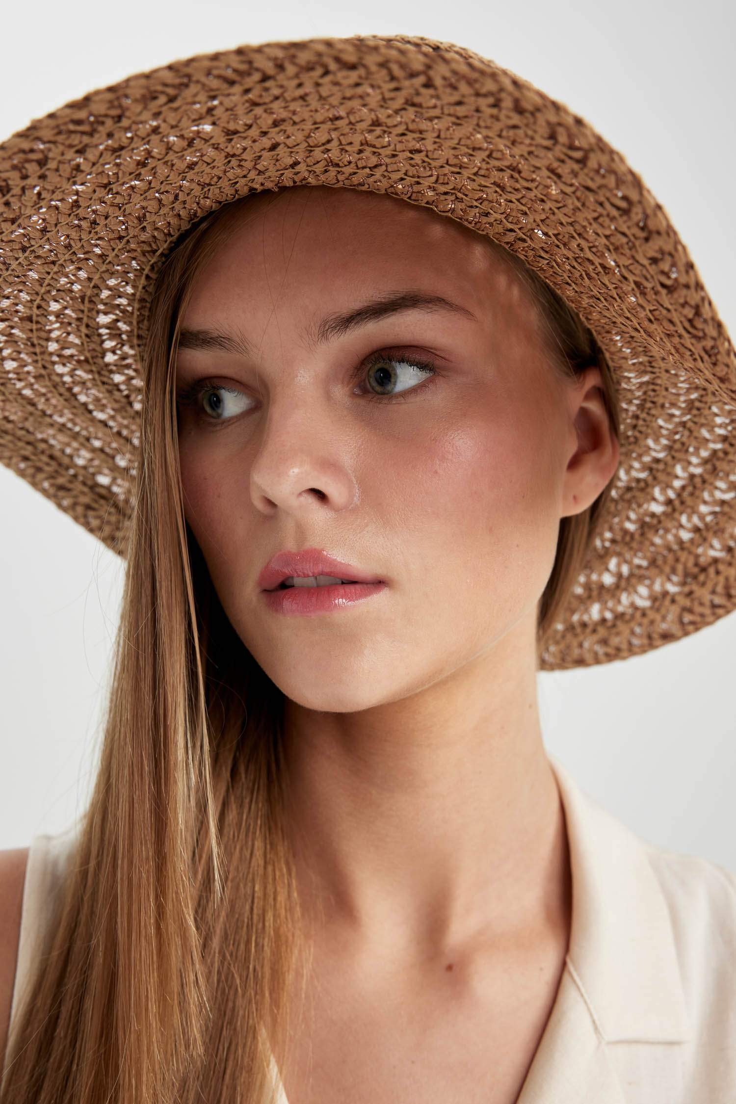 Kadın Hasır Şapka