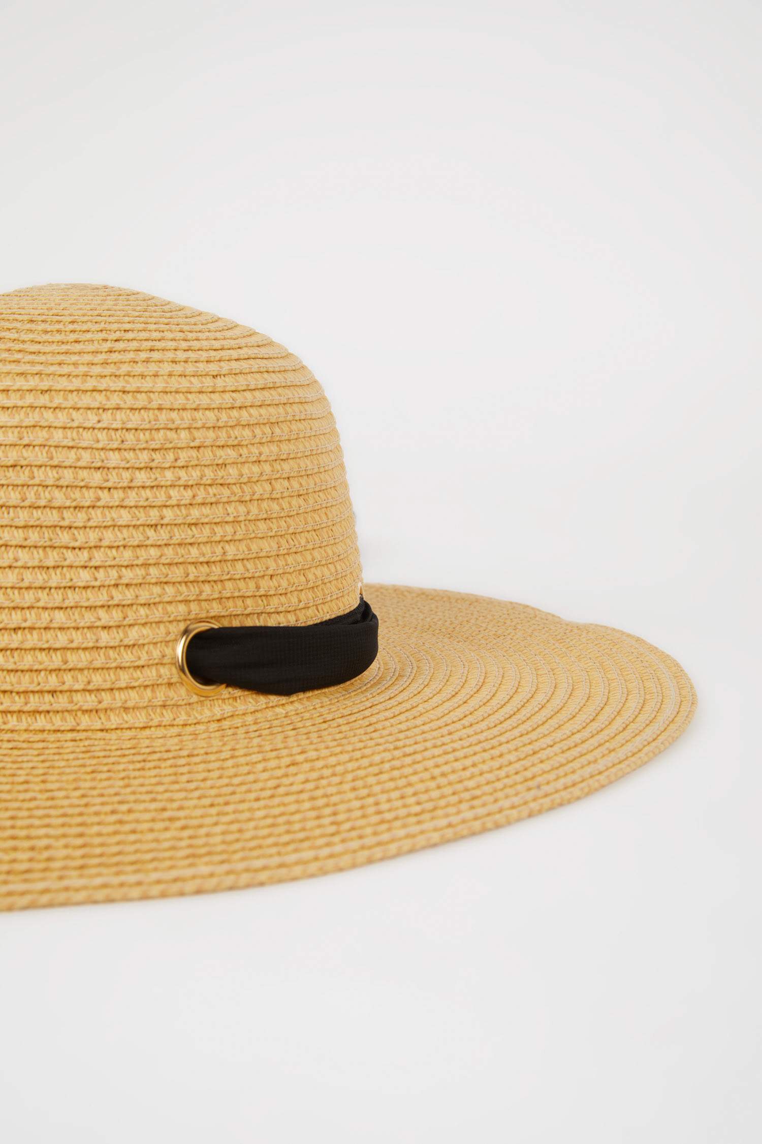 طاقية خوص بيج حريمي