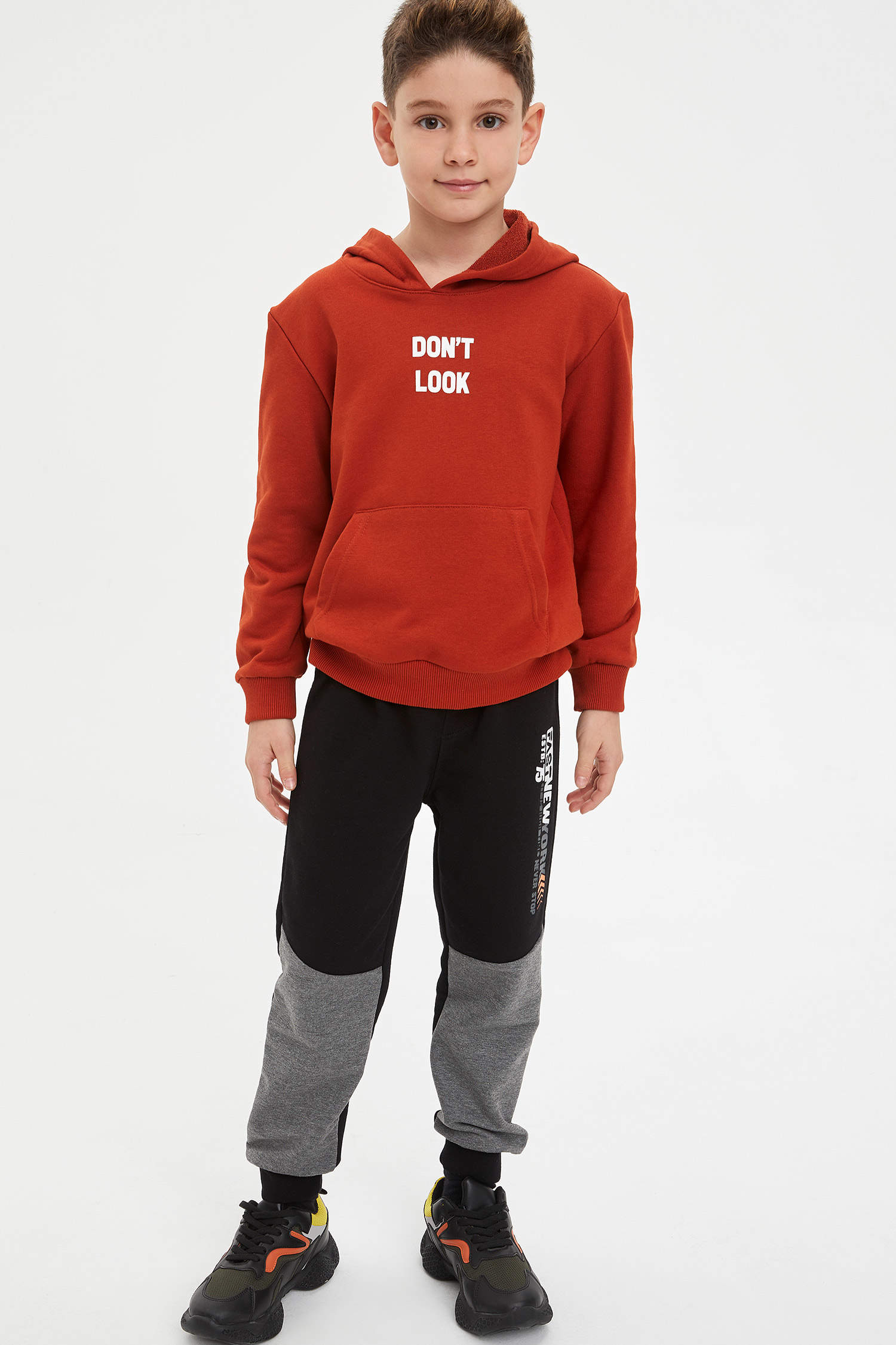 Black BOYS & TEENS Boy's Slim Fit Color-Block Sweatpants 1204048 | DeFacto