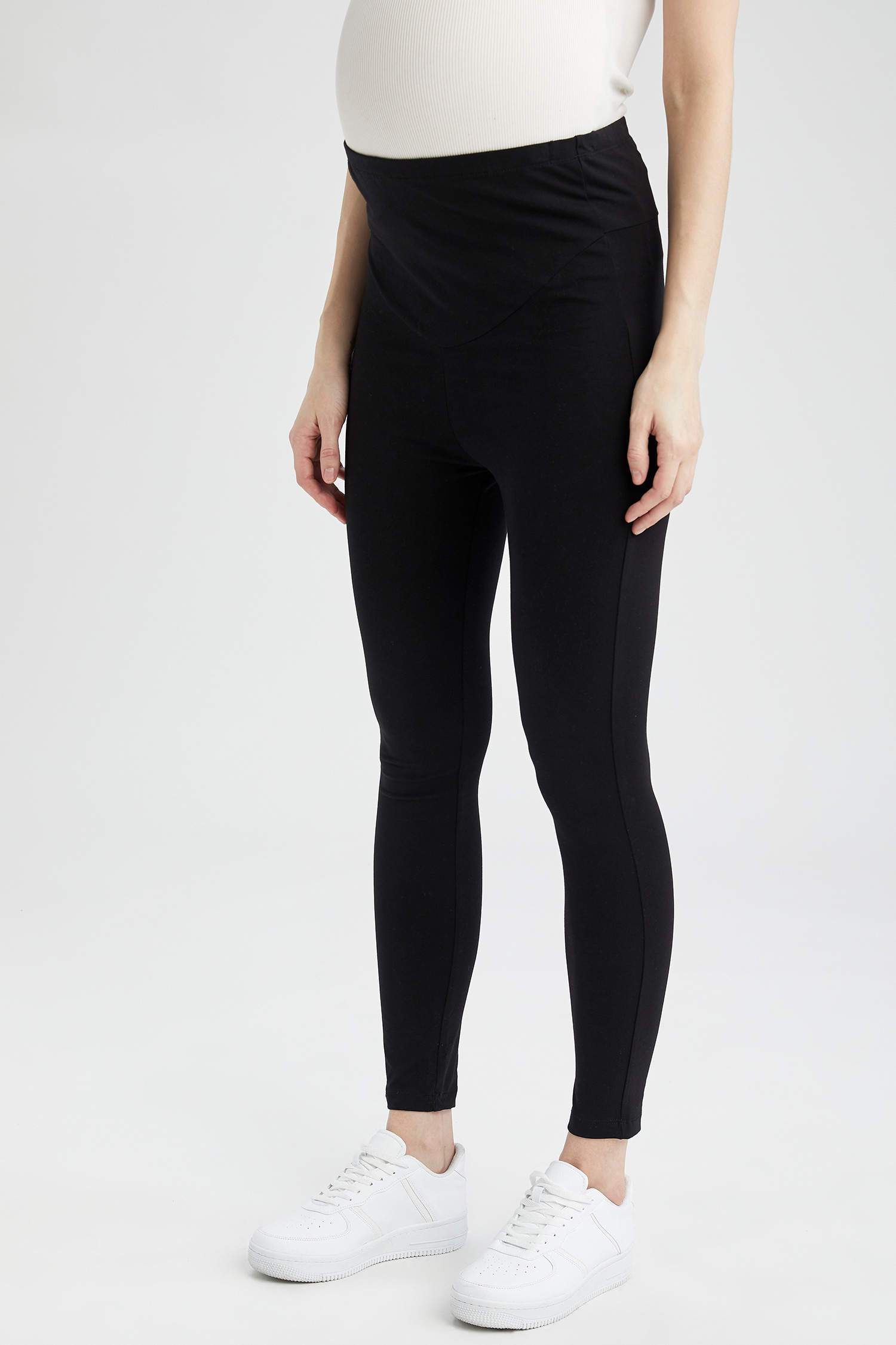 Black Woman Slim Fit Knitted Maternity Tights 1444063 | DeFacto