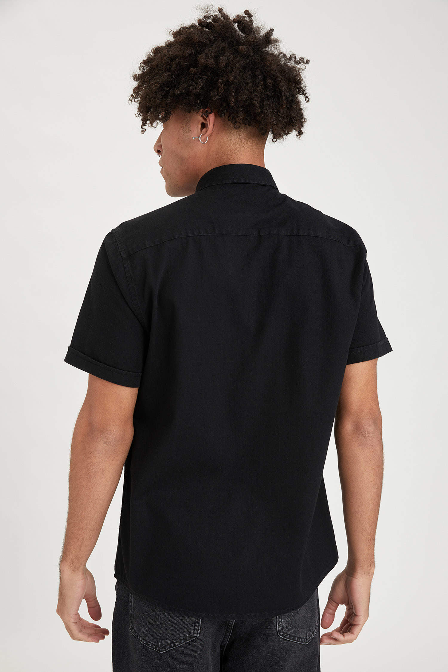 Black MAN Slim Fit Denim Short Sleeve Shirt 2000552 | DeFacto