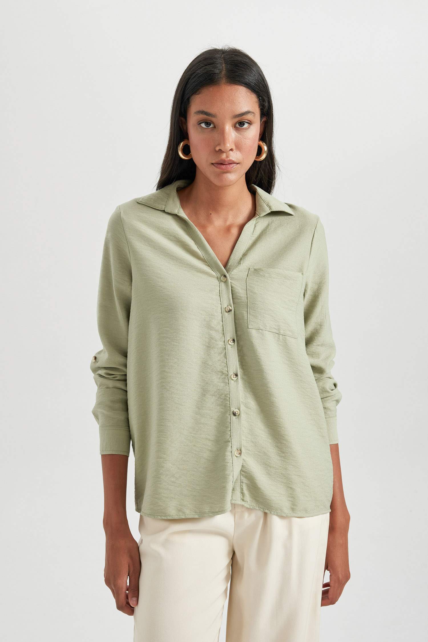 Рубашка стандартного кроя с длинным рукавом